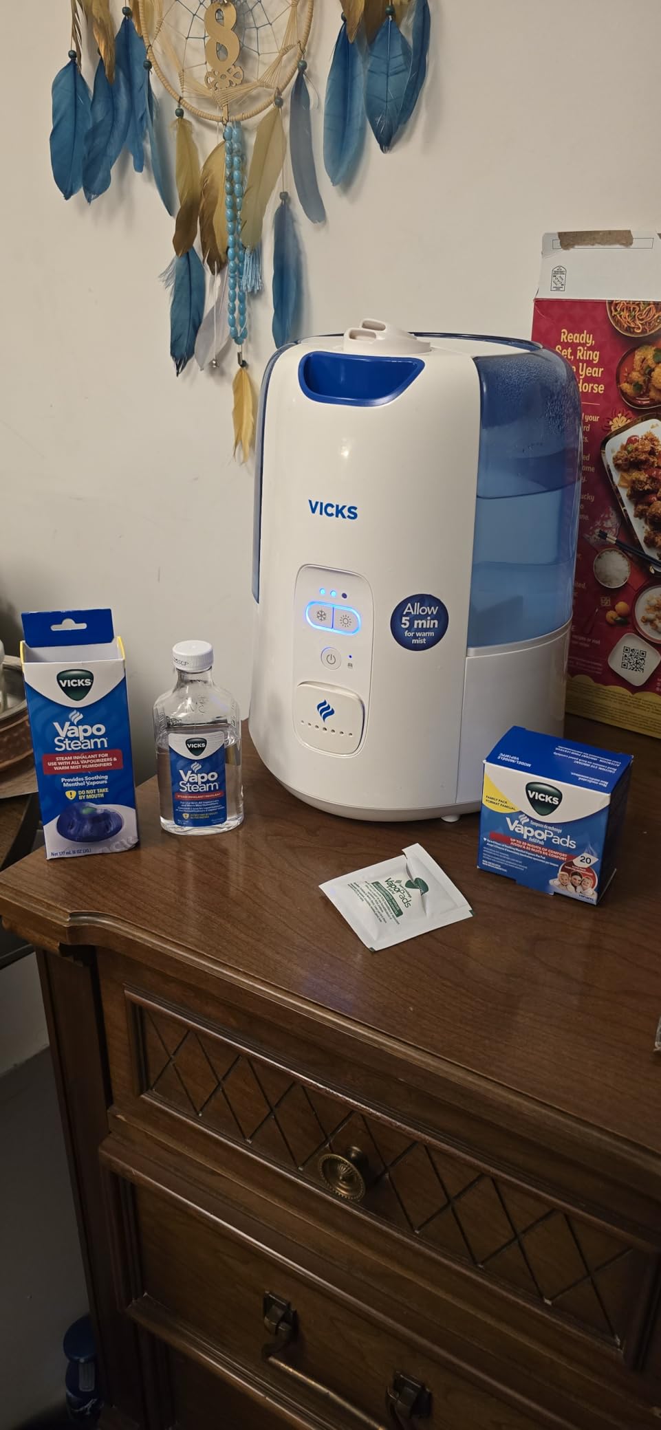 Vicks Dual Comfort Cool + Warm Mist Humidifier for Bedrooms With Fusion Technology, Compatible with Vicks VapoPads and Vicks VapoSteam, White customer photo 2