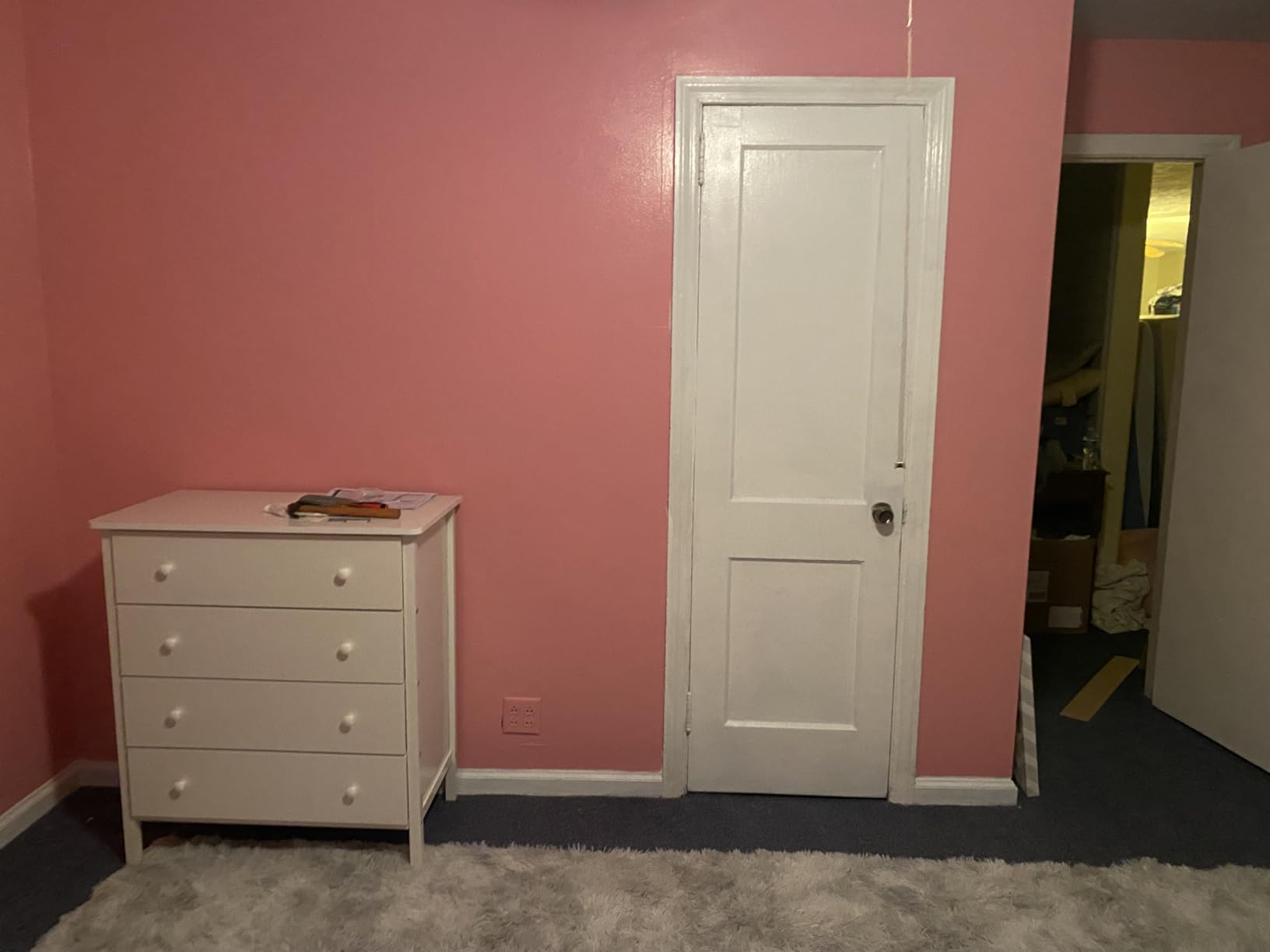 Sorelle Furniture Farmhouse 3-Piece Nursery Set with 4-in-1 Convertible Crib, 4-Drawer Dresser, and Changing Table with Shelves, Baby Furniture Made of Wood, Non-Toxic Finish - Weathered White customer photo 2