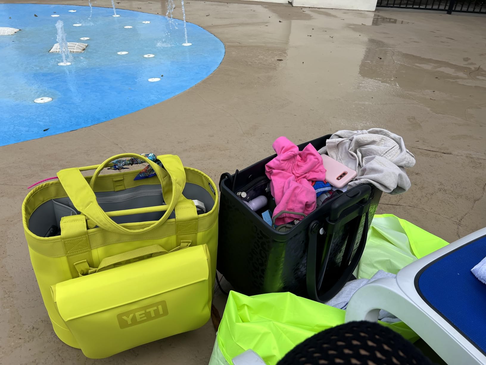 YETI Camino 35 Carryall with Internal Dividers, All-Purpose Utility, Boat and Beach Tote Bag, Durable, Waterproof customer photo 1