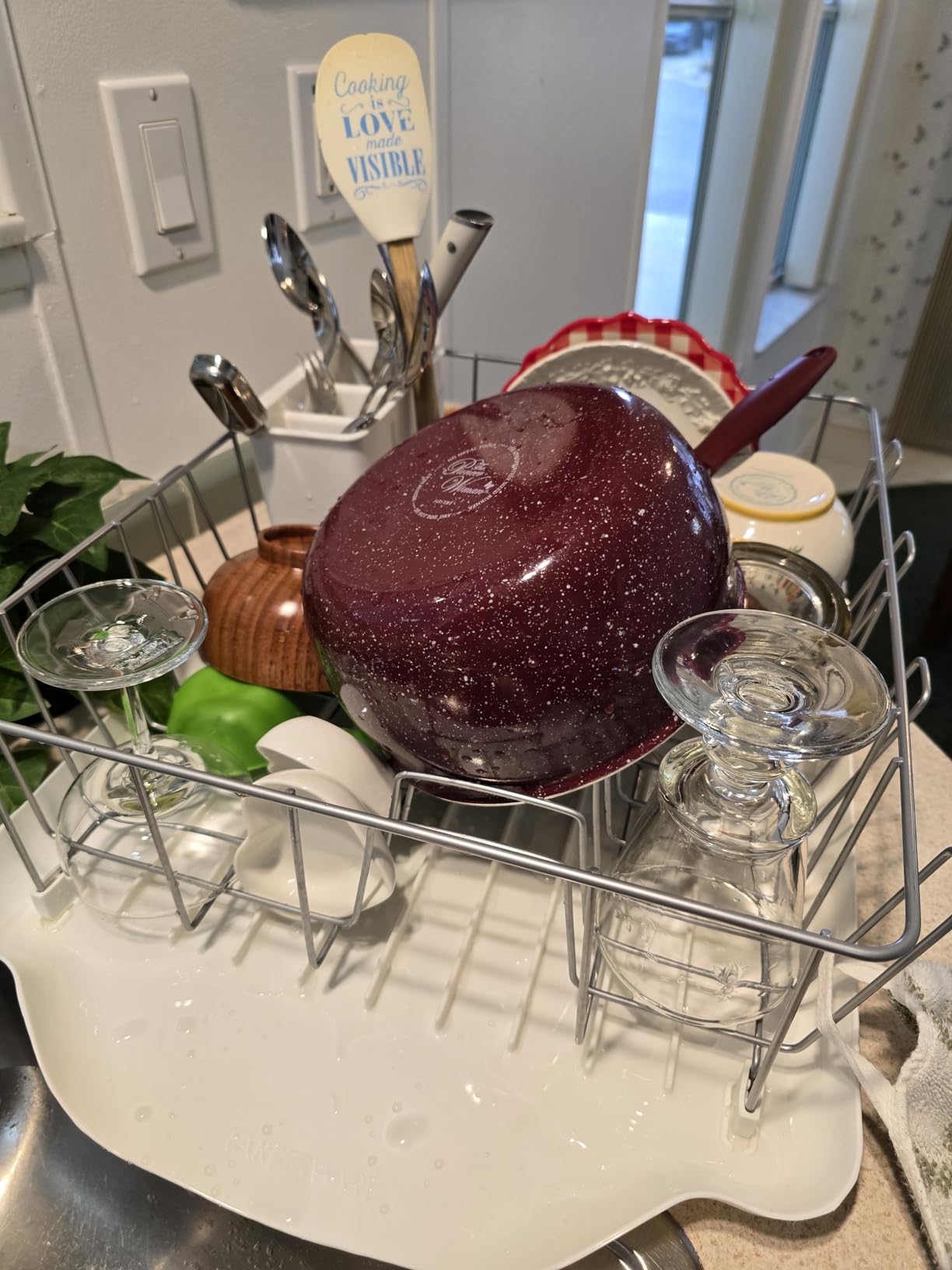 Farberware Classic Large Rust Resistant Full Dishrack with Removable 3 Compartment Flatware Caddy, Andlged Drain Board, 3-Piece, White customer photo 2