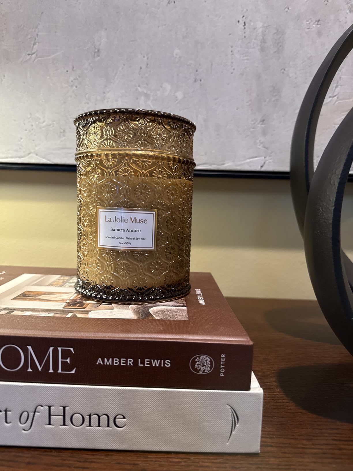 LA JOLIE MUSE Sahara Amber Scented Candle | Bergamot, Clove & Amber | 10 oz Soy Candle | Natural Soy Wax | 55 Hours Clean Burn | Gift-Ready for Cozy Nights | Elevated Home Décor customer photo 1