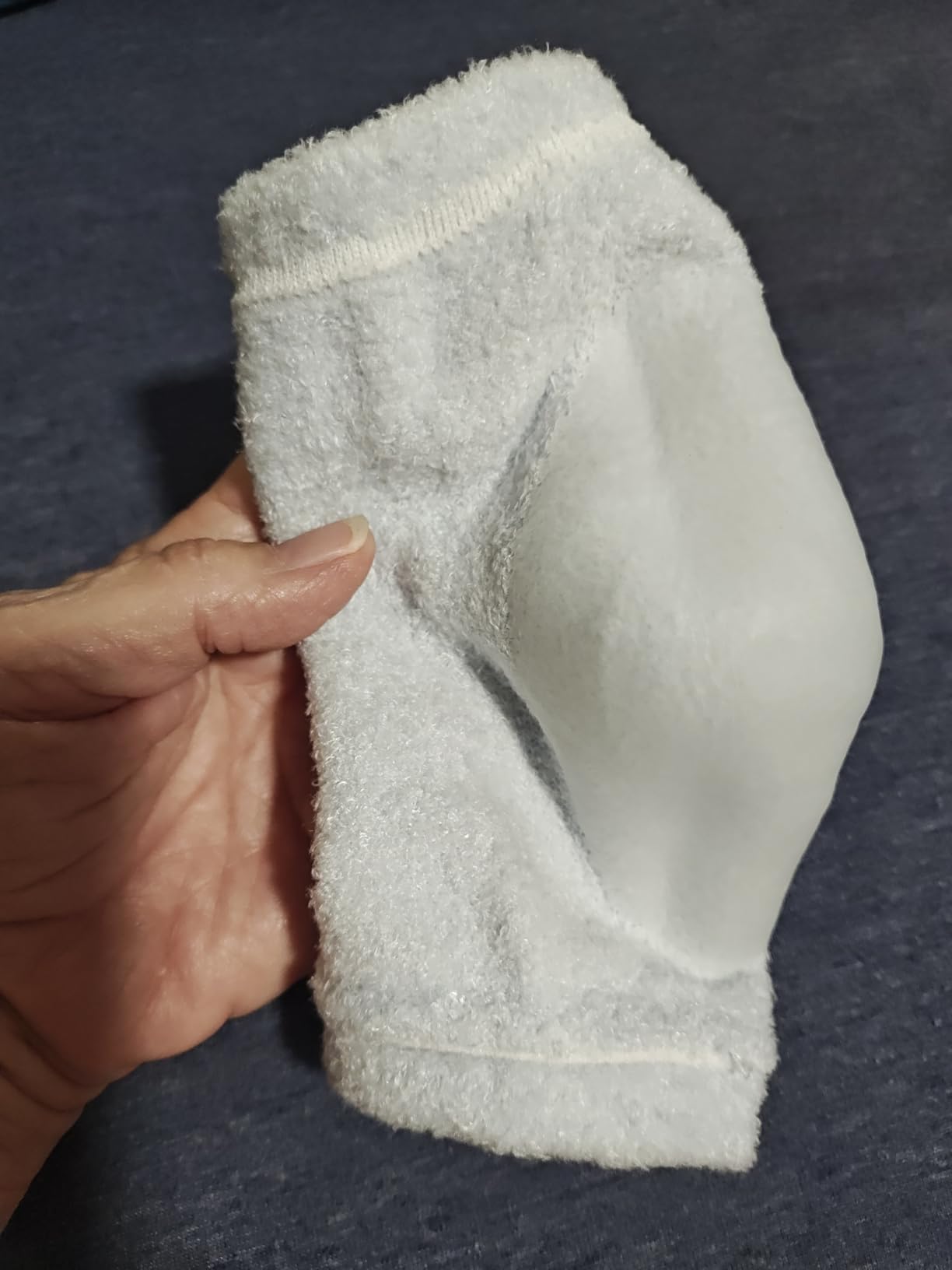 ZenToes Moisturizing Fuzzy Sleep Socks with Vitamin E, Olive Oil and Jojoba Seed Oil to Soften and Hydrate Dry Cracked Heels customer photo 2