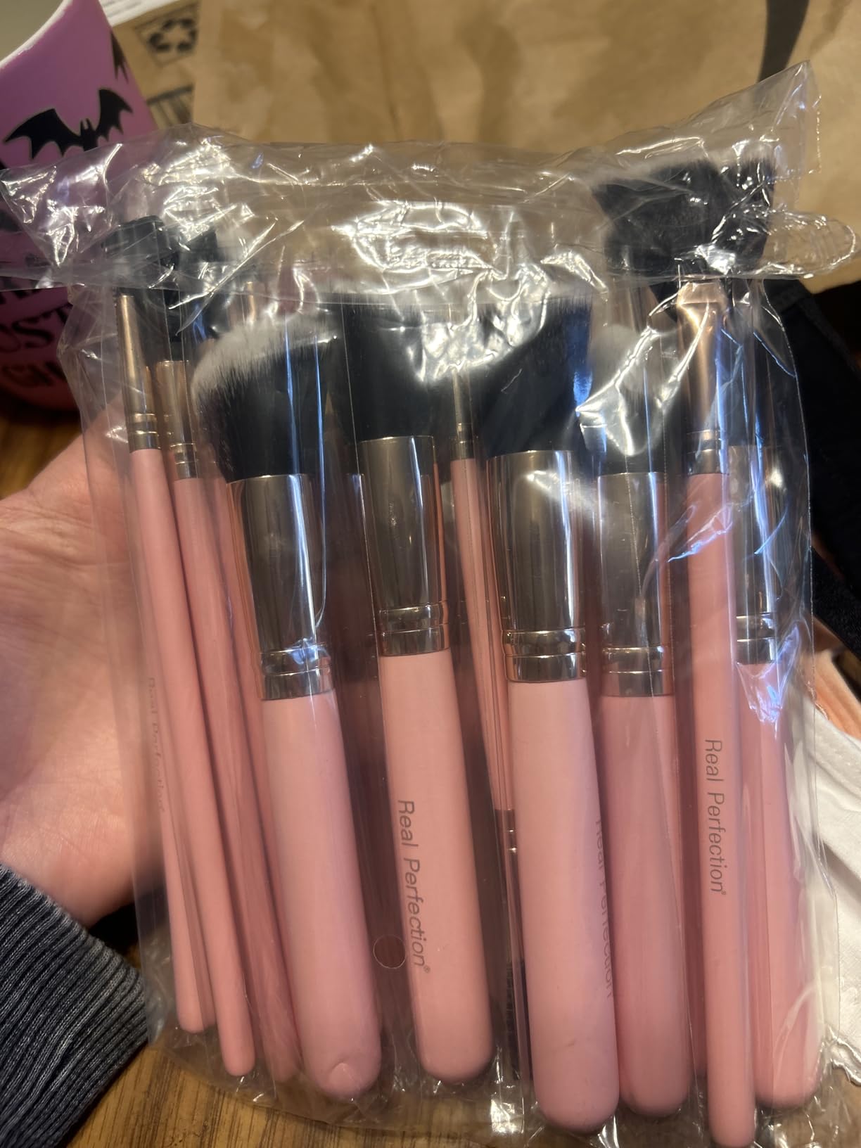 Real Perfection Makeup Brush Set 16 Pcs with 1 Eyebrow Razor Premium Synthetic Foundation Powder Concealers Eyeshadow Blush Makeup Brushes Kit customer photo 2