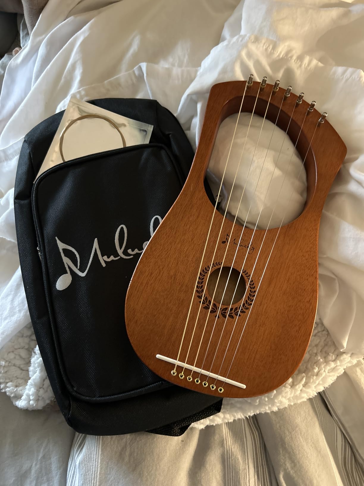 Lyre Harp Mulucky 7 Metal Lyre Steel String Bone Saddle Mahogany Lyre Instrument with Tuning Wrench and Black Gig Bag - MLH701 customer photo 1