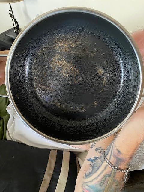 HexClad Hybrid Nonstick 7-Quart Sauté Pan with Tempered Glass Lid, Chicken Fryer, Stay-Cool Handles, Dishwasher-Friendly, Oven-Safe Up to 900°F, Induction Ready, Compatible with All Cooktops customer photo 1