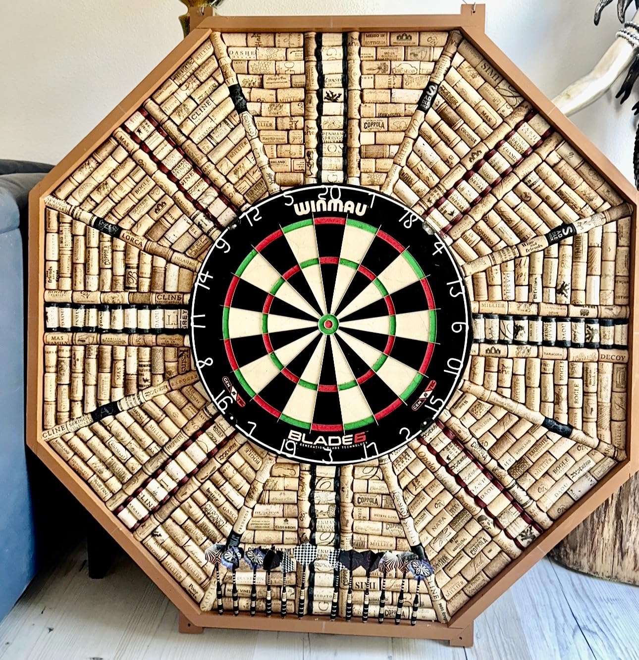 Winmau Blade X & Blade 6 Series Dartboards - Professional PDC Official Tournament Dart Board, Ultra-Thin Wire System, High-Density Sisal Construction customer photo 1