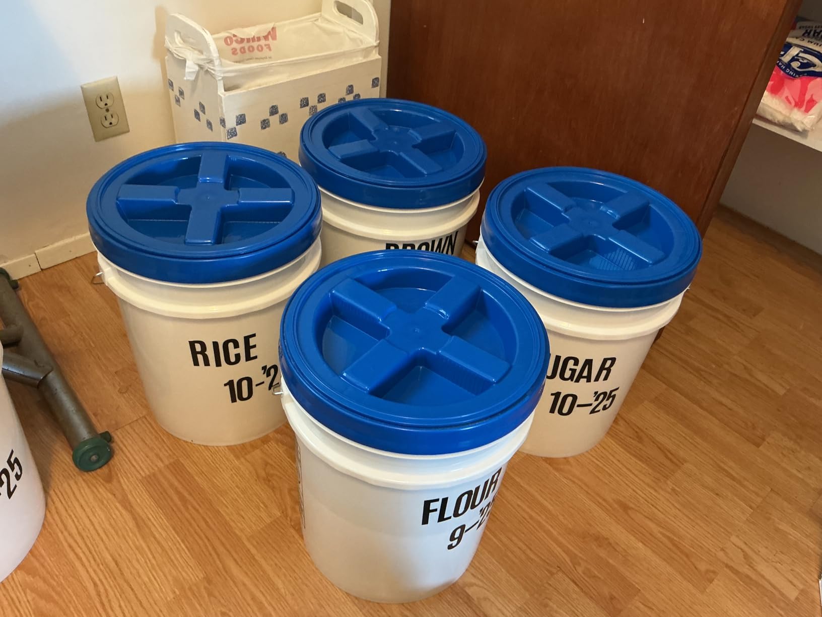 House Naturals 5 Gallon Plastic Bucket Pail Food Grade with Blue Screw on Lid(Pack of 3) Made in USA customer photo 2