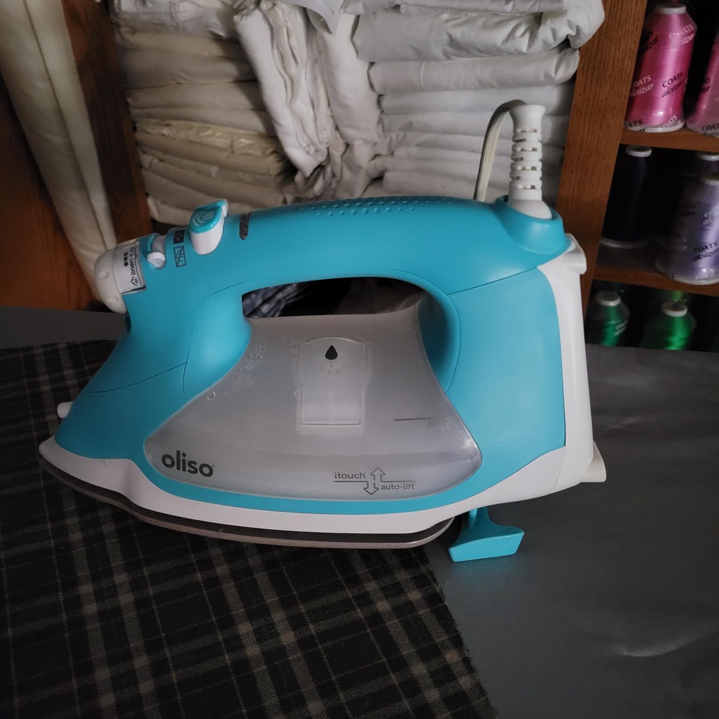 oliso TG1600 ProPlus Smart Iron with Auto-Lift - 1800 Watt Steam Iron for Clothes, Sewing, Quilting & Crafting - Diamond Ceramic-Flow Soleplate, Butterscotch customer photo 1