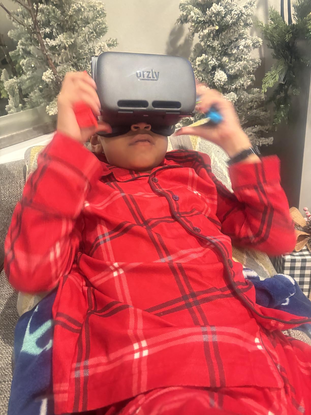 Orzly VR Headset Designed for Nintendo Switch & Switch OLED Console with Adjustable Lens for a Virtual Reality Gaming Experience and for Labo VR - Black - Gift Boxed Edition customer photo 1