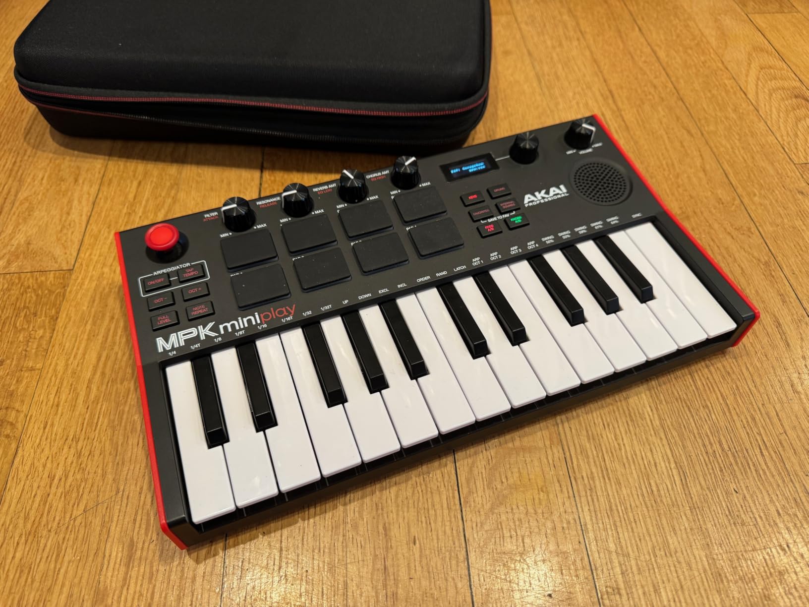 Akai Professional MPK Mini Play MK3 - USB MIDI Keyboard Controller with Built-in Speaker and Sounds, MPC Pads, Software Suite customer photo 1