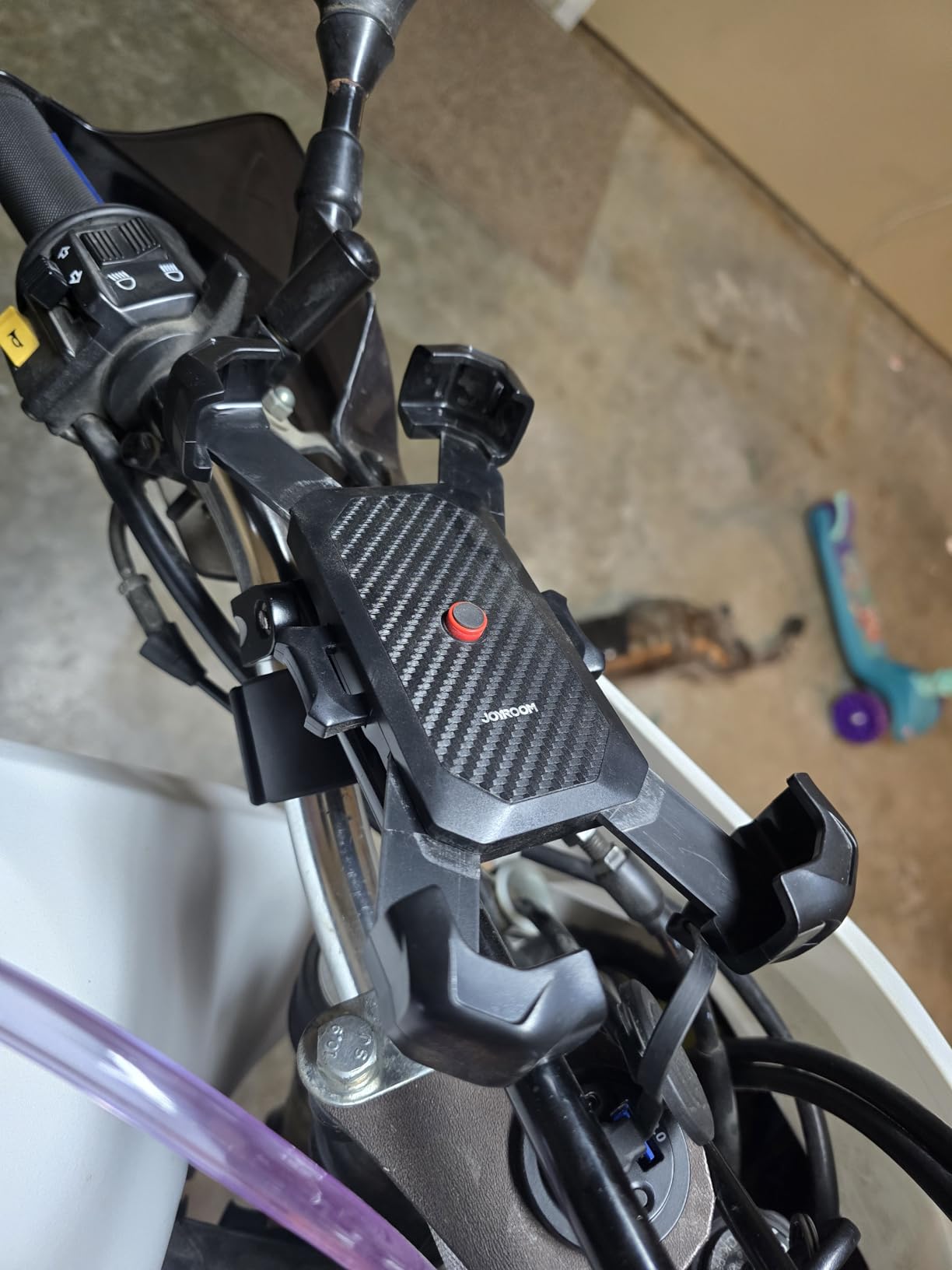 JOYROOM Motorcycle Phone Mount, [1s Auto Lock][100mph Military Anti-Shake] Bike Phone Holder for Bicycle, [10s Quick Install] Handlebar Phone Mount, Compatible with iPhone, Samsung, All Cell Phone customer photo 2