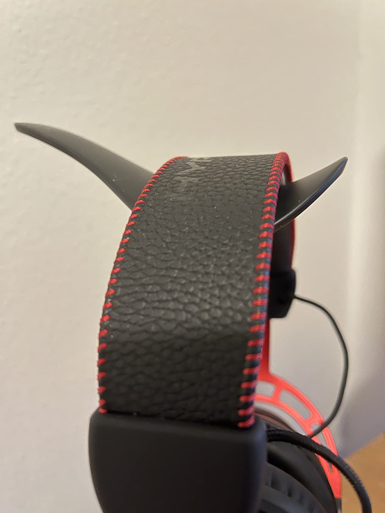 HyperX Cloud Alpha Wireless - Gaming Headset for PC, 300-hour battery life, DTS Headphone:X Spatial Audio, Memory foam, Dual Chamber Drivers, Noise-canceling mic, Durable aluminum frame customer photo 2