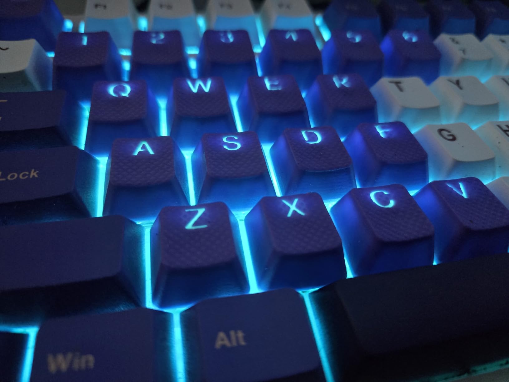 Ranked Rubber Keycap Set | Double Shot Translucent | OEM Profile for Mechanical Gaming Keyboard (Skydiver, 23 Keys) customer photo 1