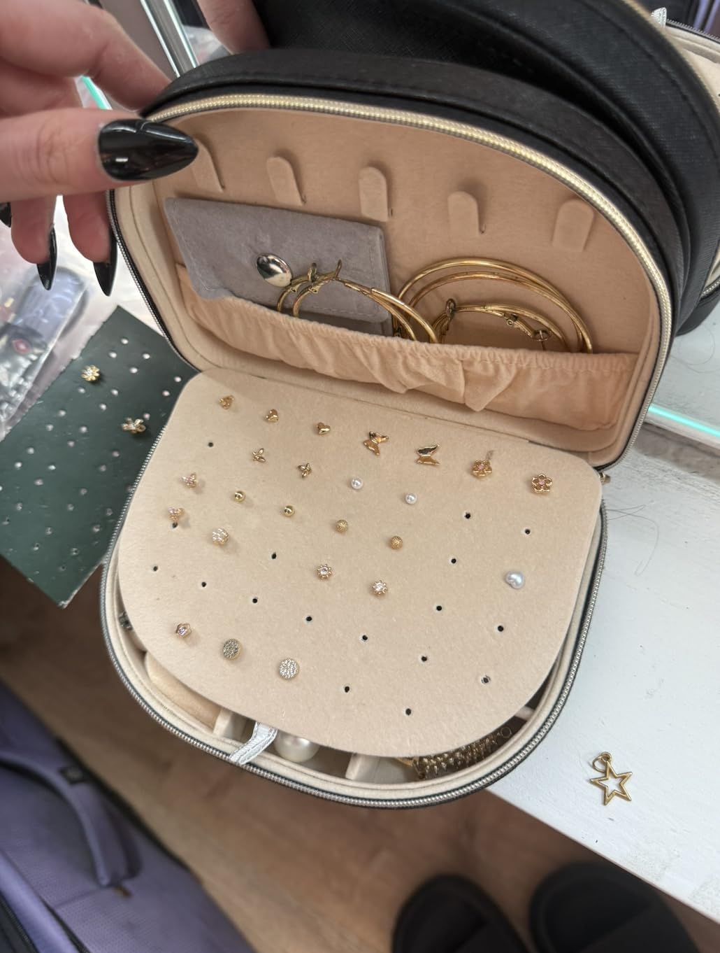 ProCase Travel Size Jewelry Box, Medium Portable Seashell-Shaped Jewelry Case, 2 Layer Jewelry Organizer in PU Leather for Women -Black customer photo 2