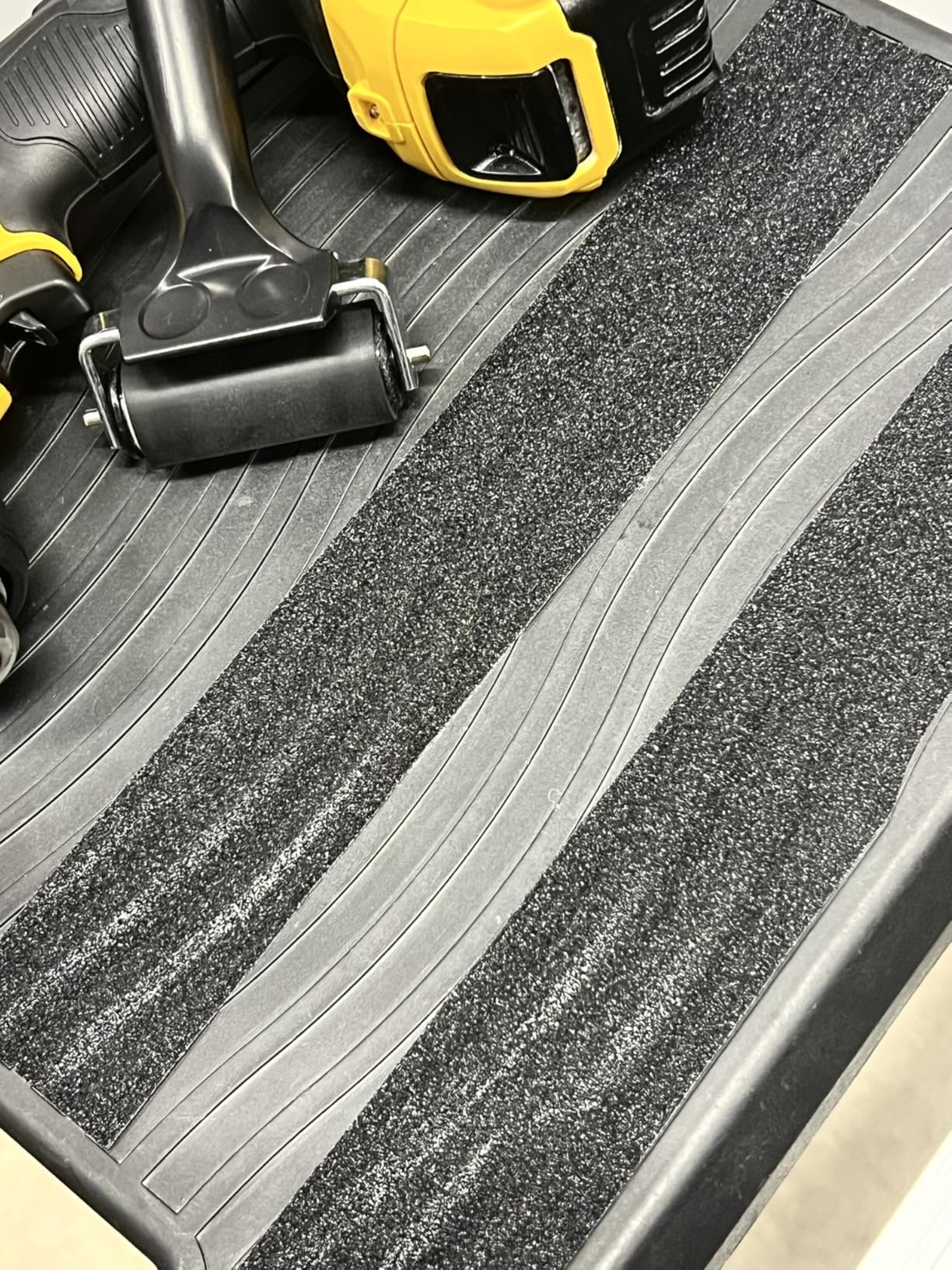 4 Inch Rubber Roller Brayer Rollers for Crafting, Hard Rubber Rollers for Printmaking, Printing, Gluing and Stamping Tools, Boat Flooring & Wallpaper customer photo 1