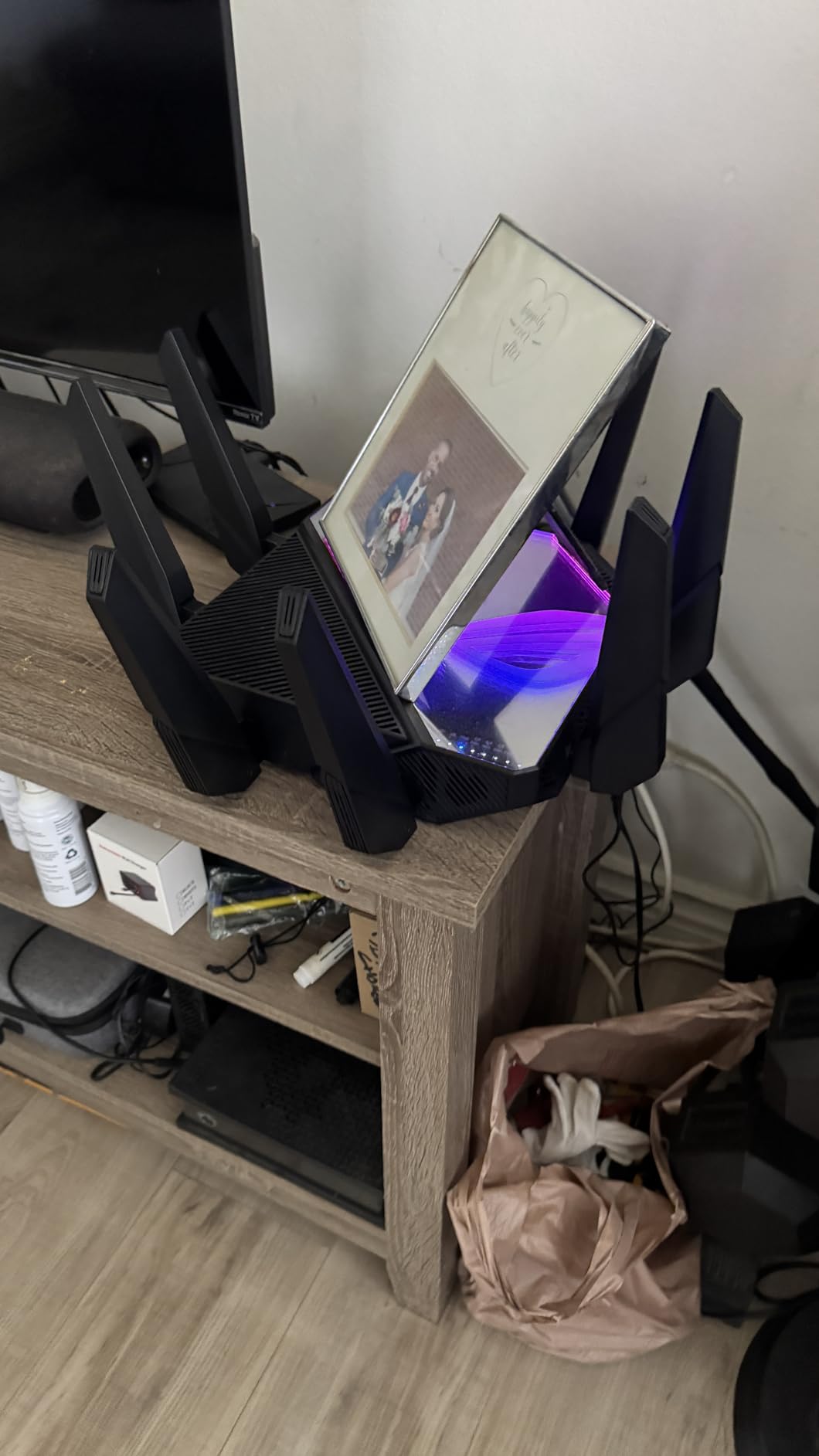 ASUS ROG Rapture WiFi 6E Gaming Router (GT-AXE16000) customer photo 2