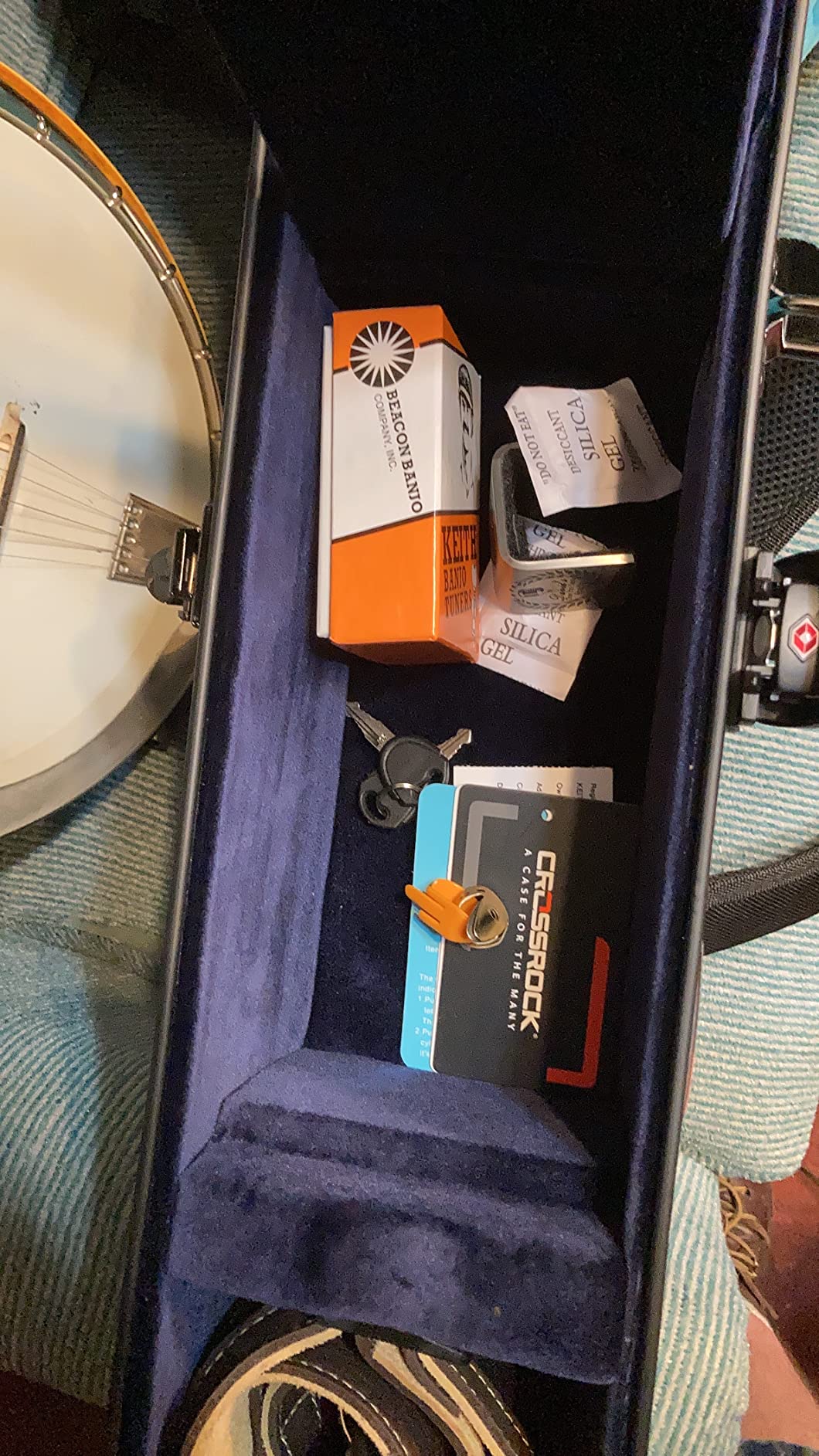 Crossrock Case - Fiberglass Banjo Case - Fits Mastertone & Most 5-String Styles - Padded Straps, Interior Compartment, Fixed & Removable Padding - Includes TSA Lock - Orange customer photo 1
