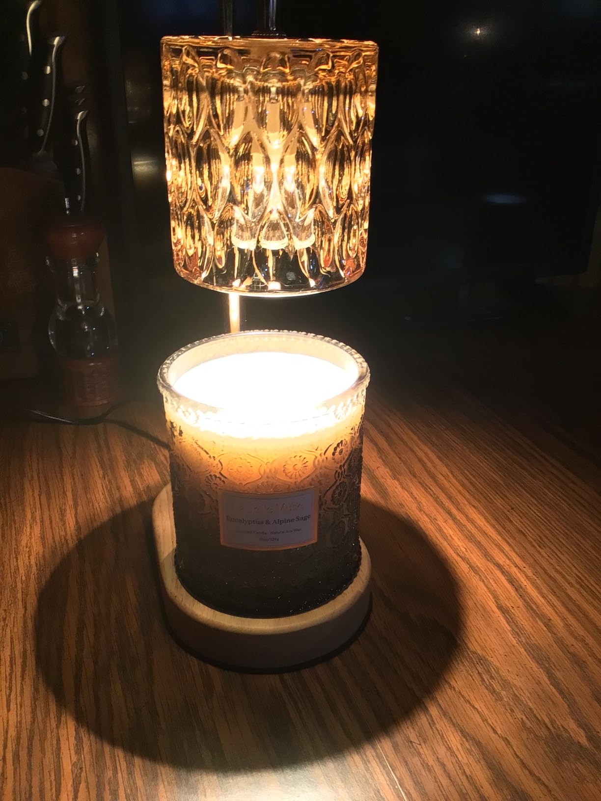 LA JOLIE MUSE Eucalyptus & Alpine Sage | Eucalyptus, Lavender & Sage Candle for Home Cleansing | 19 oz Wooden Wick | Natural Soy Wax | 90 Hours Burn | Candle for Relaxation customer photo 2