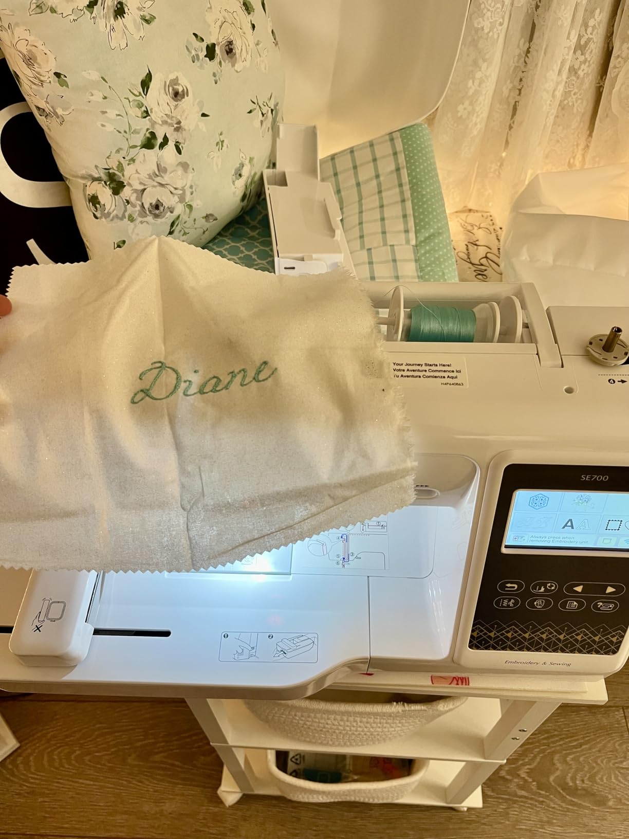 SE700 Sewing and Embroidery Machine, Wireless LAN Connected, 135 Built-in Designs, 103 Built-in Stitches, Computerized, 4