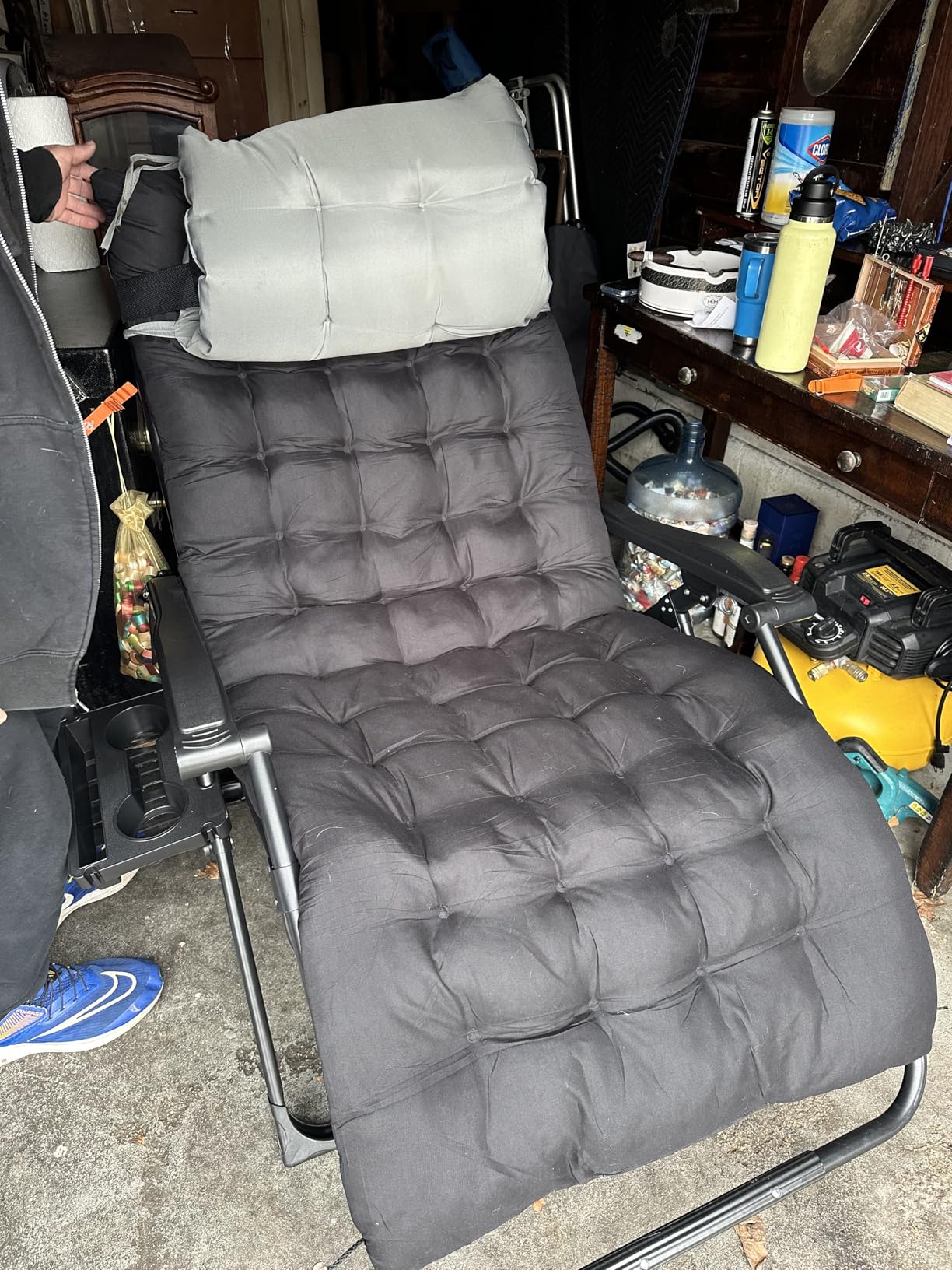 UDPATIO Oversized Zero Gravity Chair 33In XXL Patio Reclining Chair with Cushion, Outdoor Folding Recliner with Pillows|Cup Holder|Foot Rest|Padded Headrest, Black, Support 500LB customer photo 2