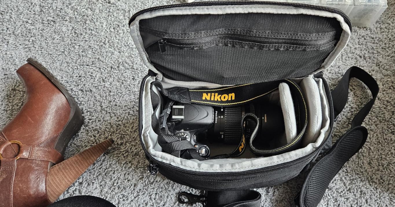 BAGSMART Small Camera Sling Bag for Photographers, Compact Camera Shoulder Bags for DSLR/SLR/Mirrorless Cameras customer photo 1