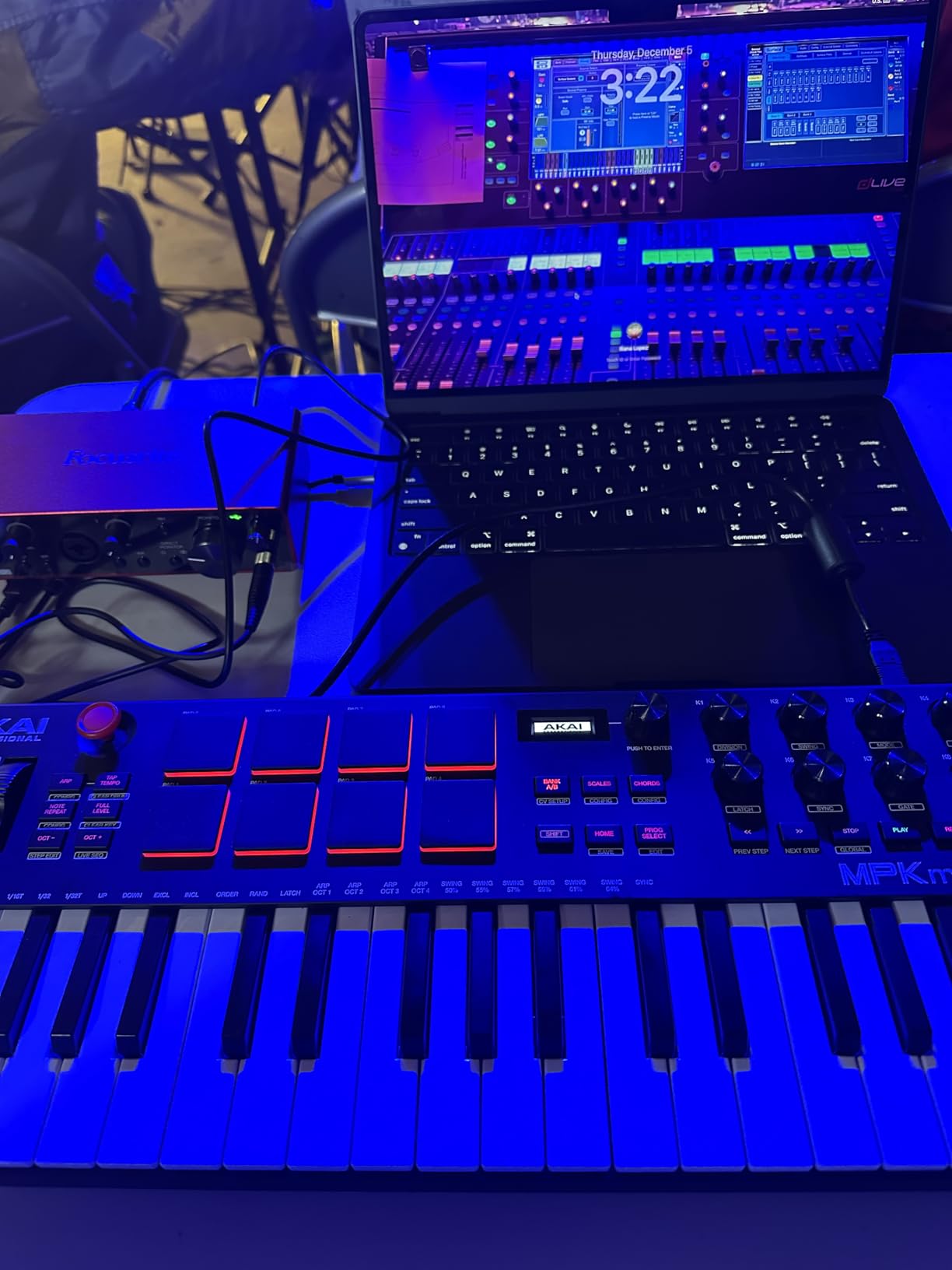Akai Professional MPK Mini Plus - USB MIDI Keyboard Controller with 37 Mini Keys, 8 MPC Pads, Sequencer, MIDI/CV/Gate I/O, Music Production Software and Native Instruments Sound Package customer photo 2