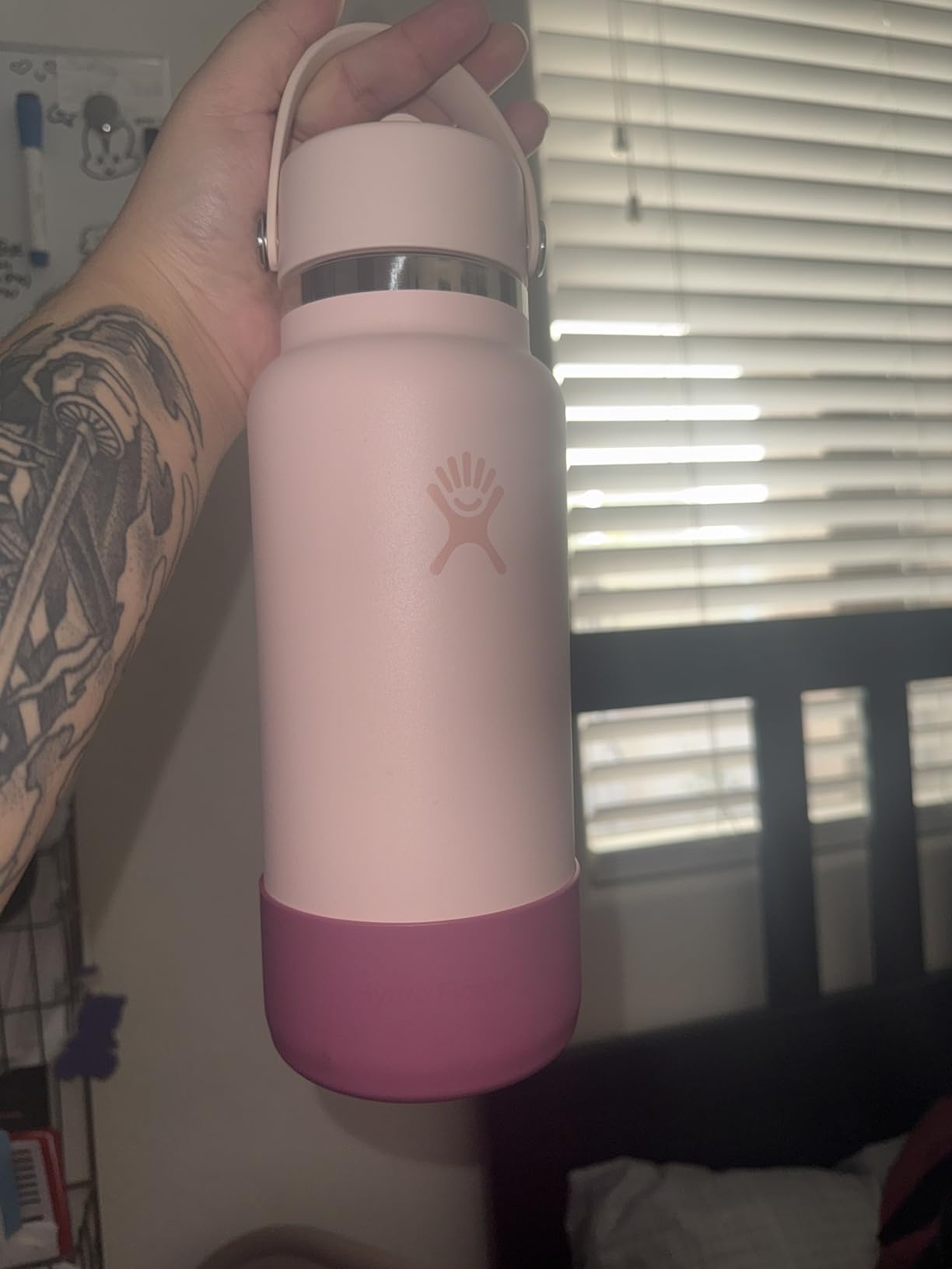 Hydro Flask Water Bottle - Insulated Stainless Steel - Wide Straw Lid, Non Spill, Leakproof in 32 Oz Black customer photo 1