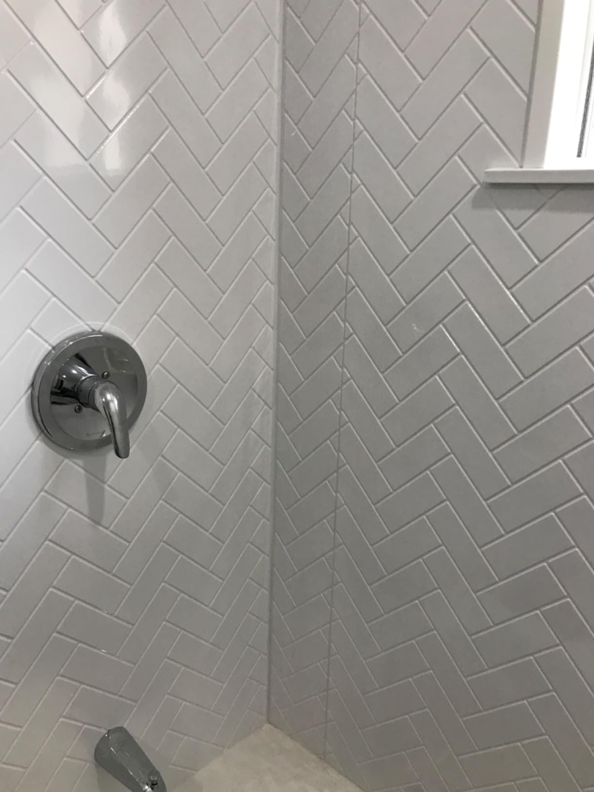 From Plain To Beautiful In Hours 133-HERR-KIT Herringbone Tile Tub and Shower Wall Panels Surround, Gloss White, 96 Square Feet customer photo 1