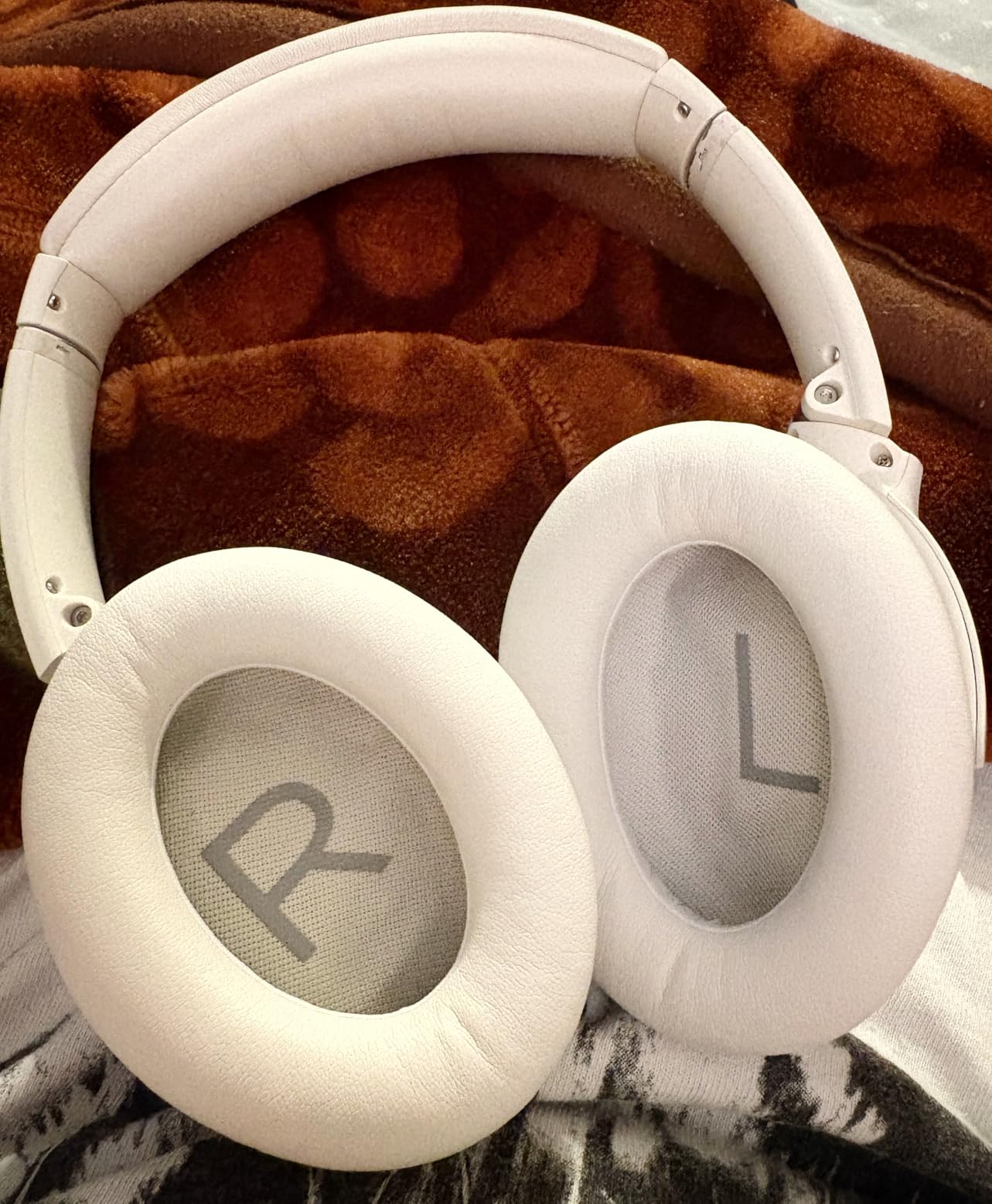 Bose QuietComfort 45 Cushion Kit, White Smoke customer photo 2