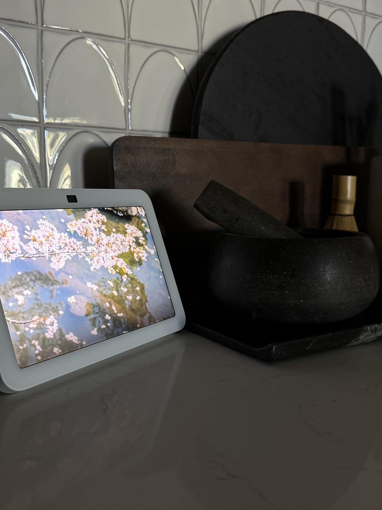 Echo Show 8, With Spatial Audio, Smart Home Hub, ideal for open living spaces, Designed for Alexa+, Glacier White customer photo 1