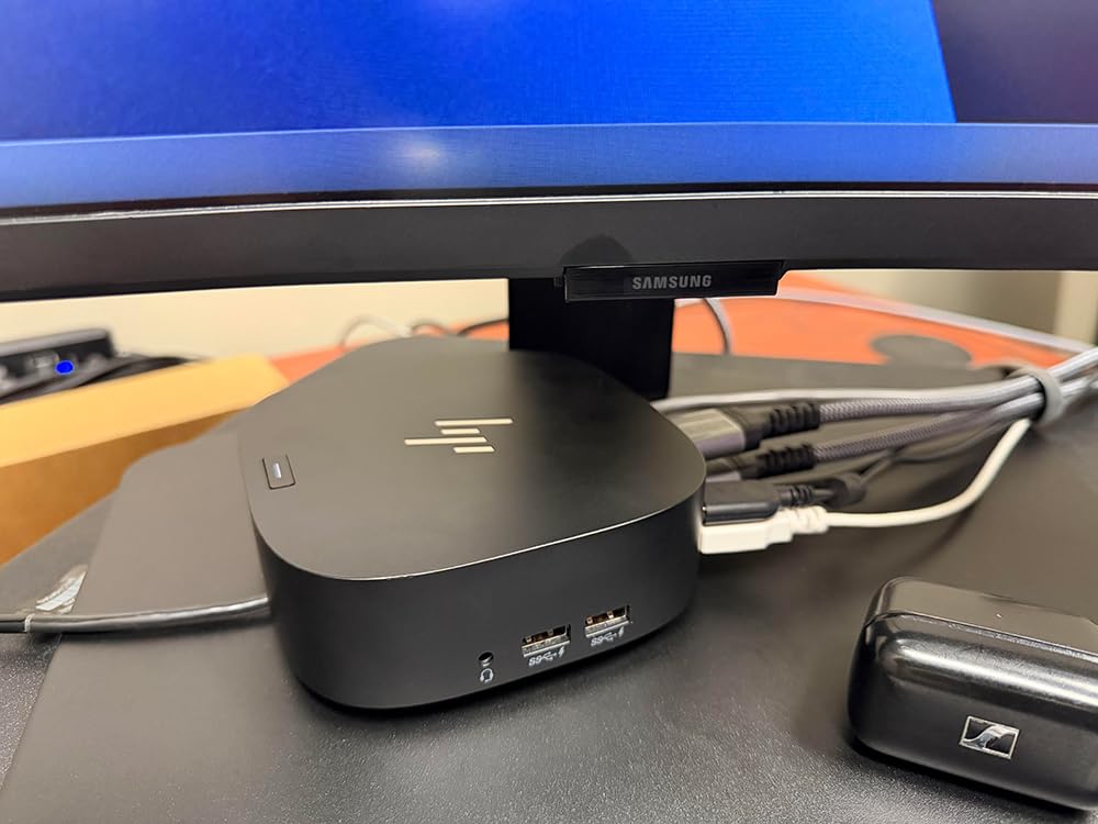 HP USB-C Essential Dock G5 (1 SuperSpeed USB Type-C; 2 USB Type-A;1 Audio Jack; 2 DisplayPort 1.4; 1 HDMI 2.0; 1 RJ-45; 2 SuperSpeed USB Type-A (Charging)) Bundle Dockztorm Dock 78L94AA#ABA-0-R Black customer photo 1