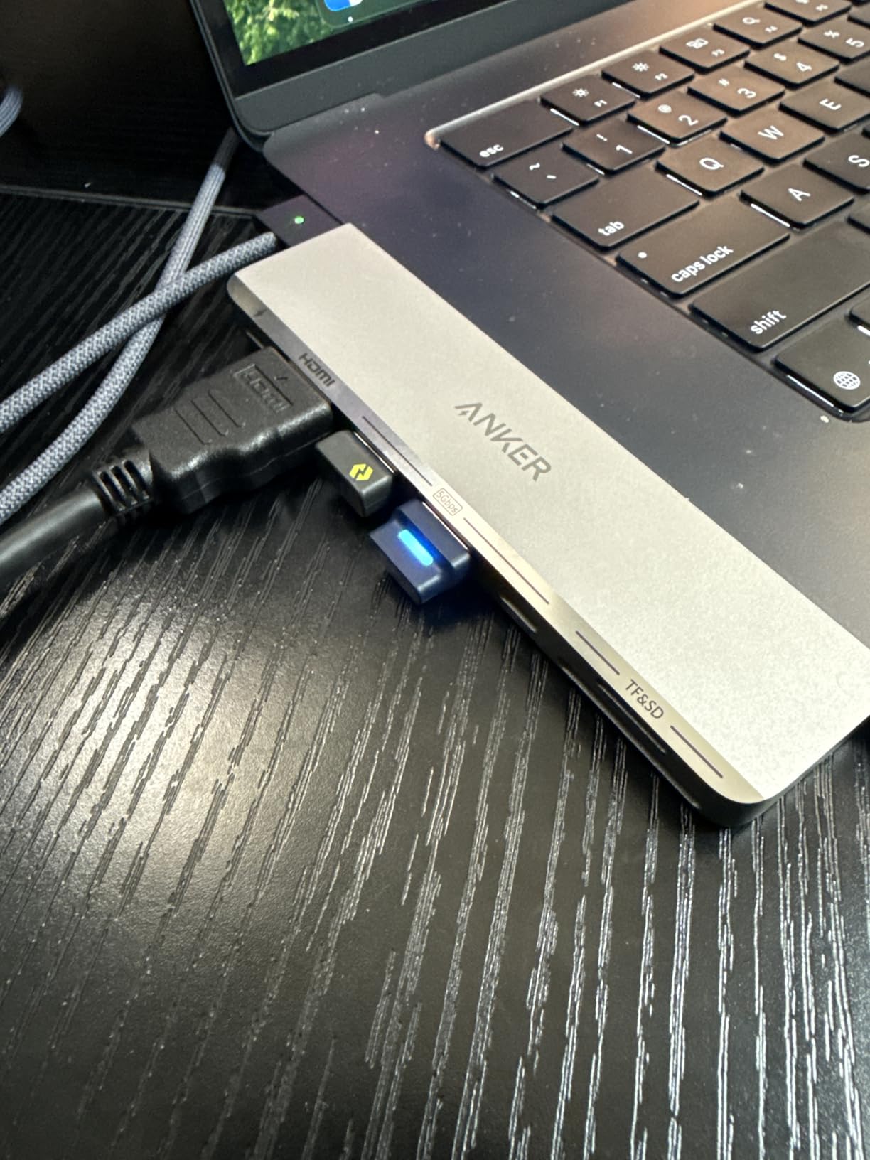 Anker USB C Hub for MacBook, 7-in-2 with 4K@60Hz HDMI, Compatible with Thunderbolt 4, 1 Type C and 2 USB A Data Ports for MacBookPro 13 Inch, MacBookAir M1 / M2, and More customer photo 1