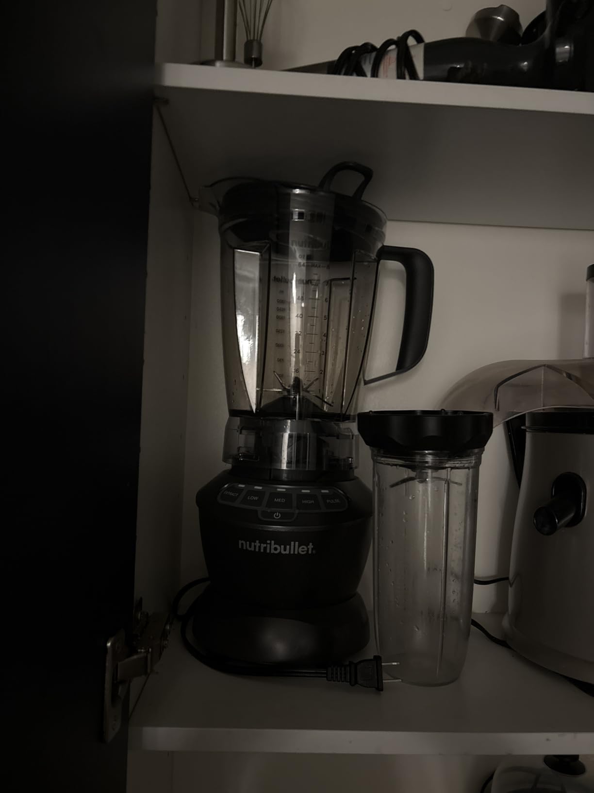 Nutribullet Full-Size Blender Combo, Single-Serve & Large Capacity, 1200W, 64oz Pitcher, 32oz Cup, Extractor Blade, 3-Speed, Pulse, Smoothies, Soups, Sauces, Easy Cleaning, Dark Gray, NBF50500 customer photo 2