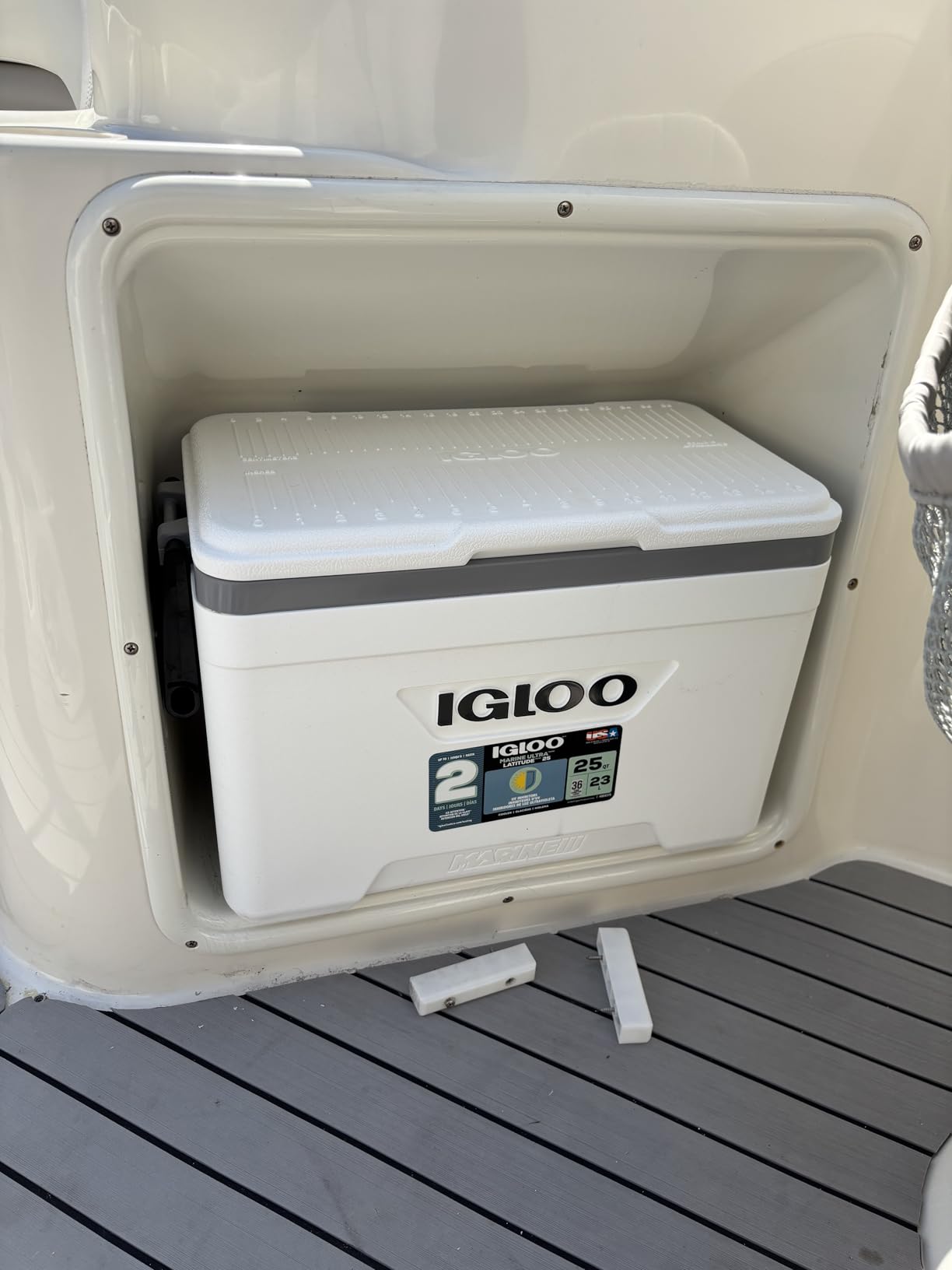 Igloo Marine Cooler | Insulated Hard Shell Ice Chest |Great for Fishing, Camping, Boating, & More customer photo 1