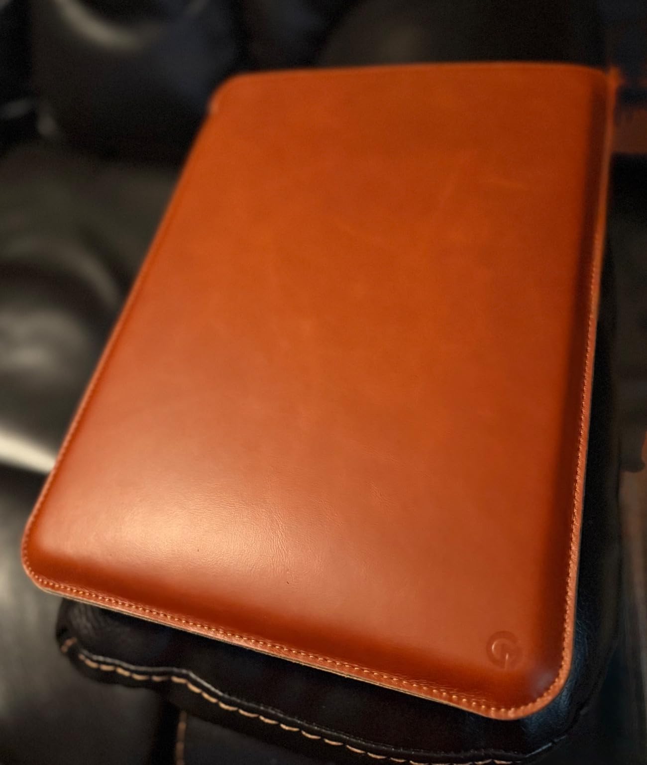 Casemade Real Leather Laptop Sleeve for MacBook Pro & Air Fits 13, 14, 15 & 16 Inch - Genuine Full Grain Leather with Soft Wool Lining (13 inch - MacBook Air M1/M2/M3/M4/M5, Pro 2016-2023, Neo 2026) customer photo 2
