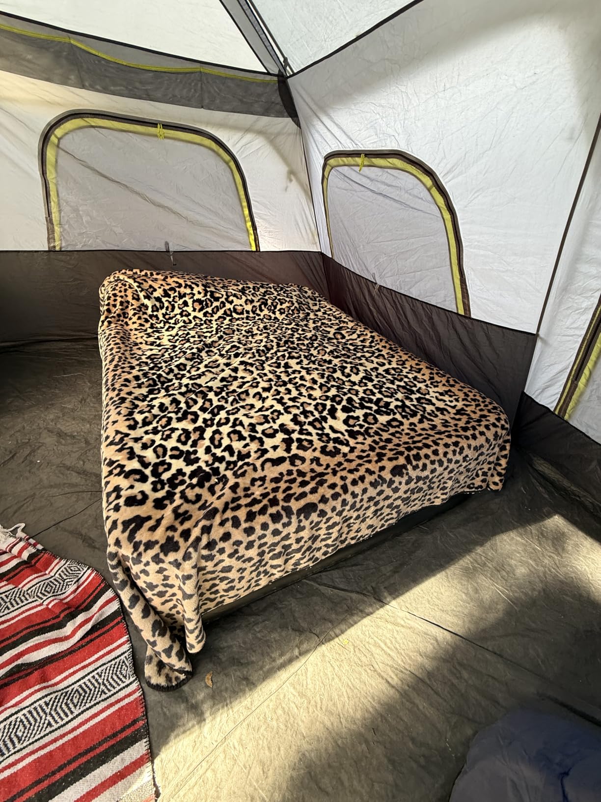 OhGeni Air Mattress Queen with Built in Pump, 18