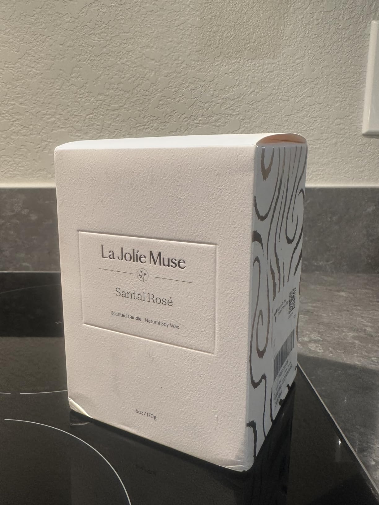 LA JOLIE MUSE Santal Rose Scented Candle - Saffron, Rose & Leather | 6 oz Natural Soy Wax | 40 Hours Clean Burn | Self Care Gifts for Women | Elegant Home Decor customer photo 2
