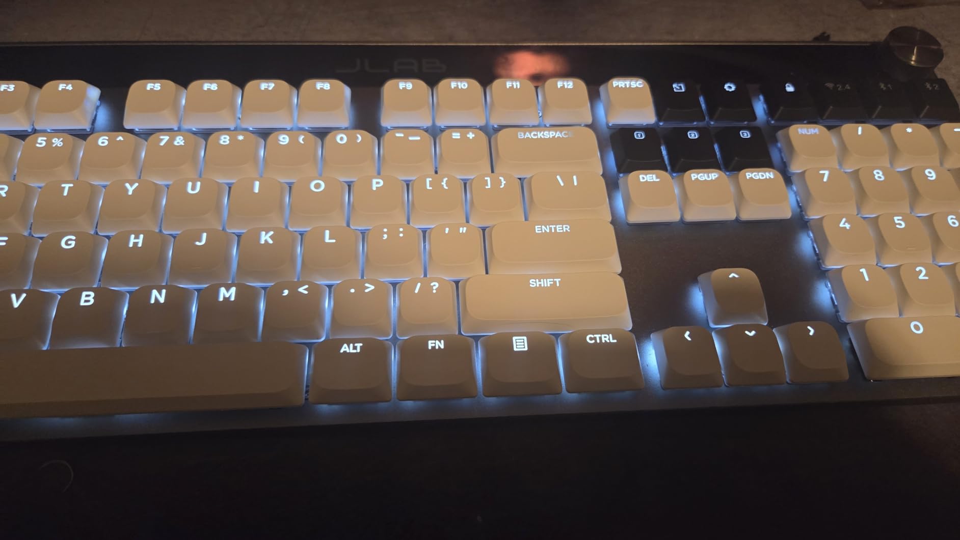 Womier Low Profile Keycaps for Mechanical Keyboard, Black Shine Through Keycaps, PBT Keyboard Key caps 60% 65% 75% 96% 100% for Cherry Gateron MX Switches, Black Backlight customer photo 1