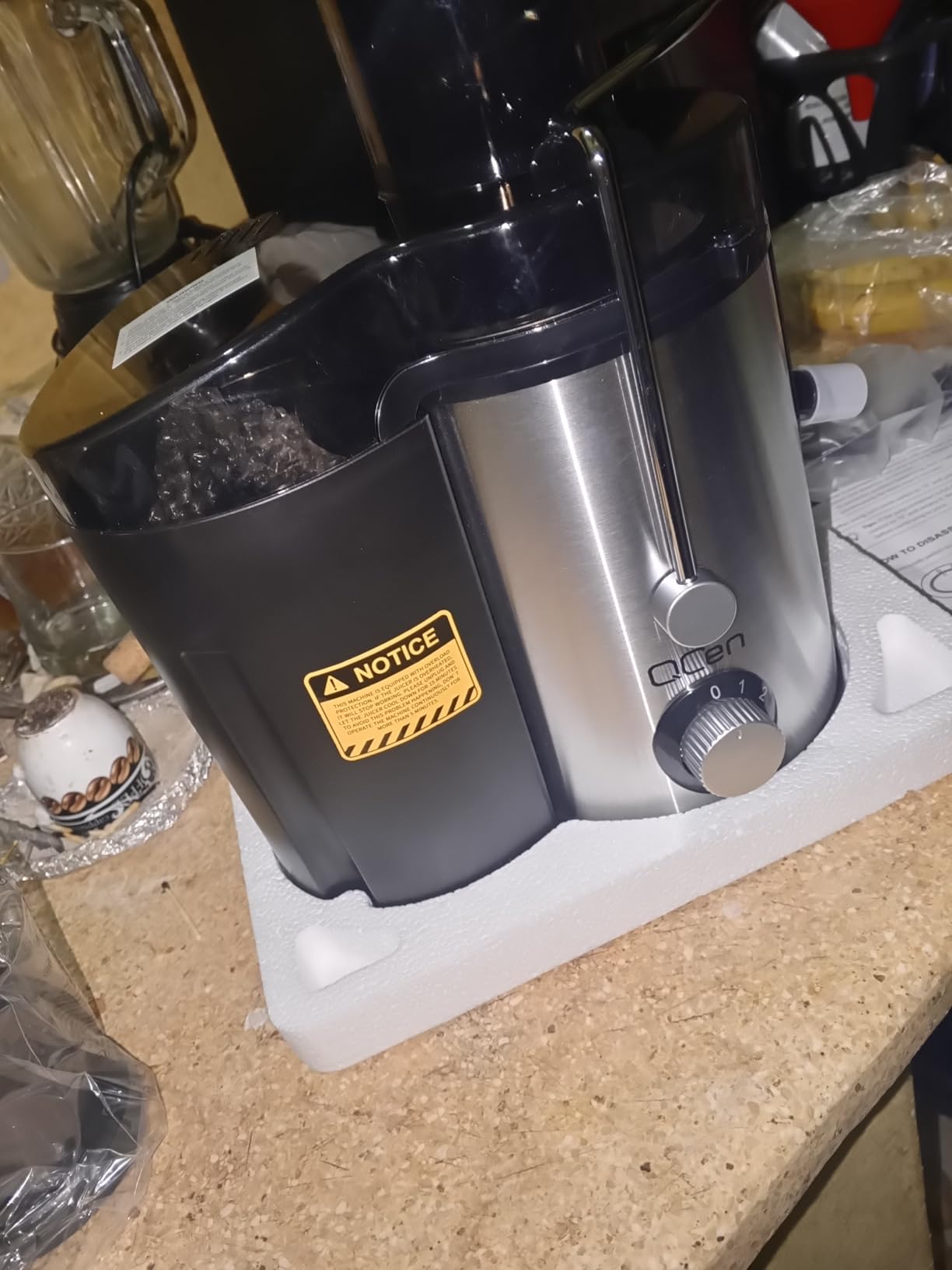 Juicer Machine, 800W Centrifugal Juicer Extractor with Wide Mouth for Fruit Vegetable, Easy to Clean, Stainless Steel, BPA-free (Black) customer photo 2