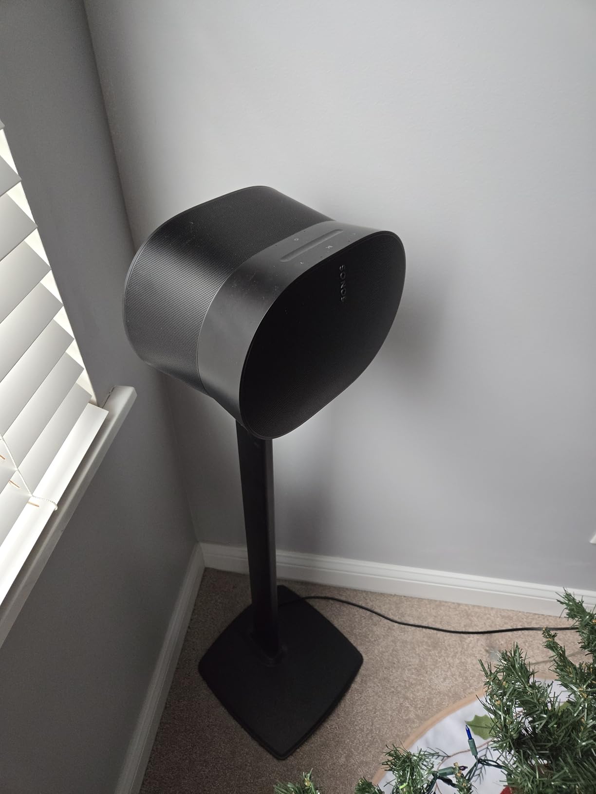 Sanus Fixed Height Speaker Stand for Sonos Era 300 Single WSSE31 customer photo 1