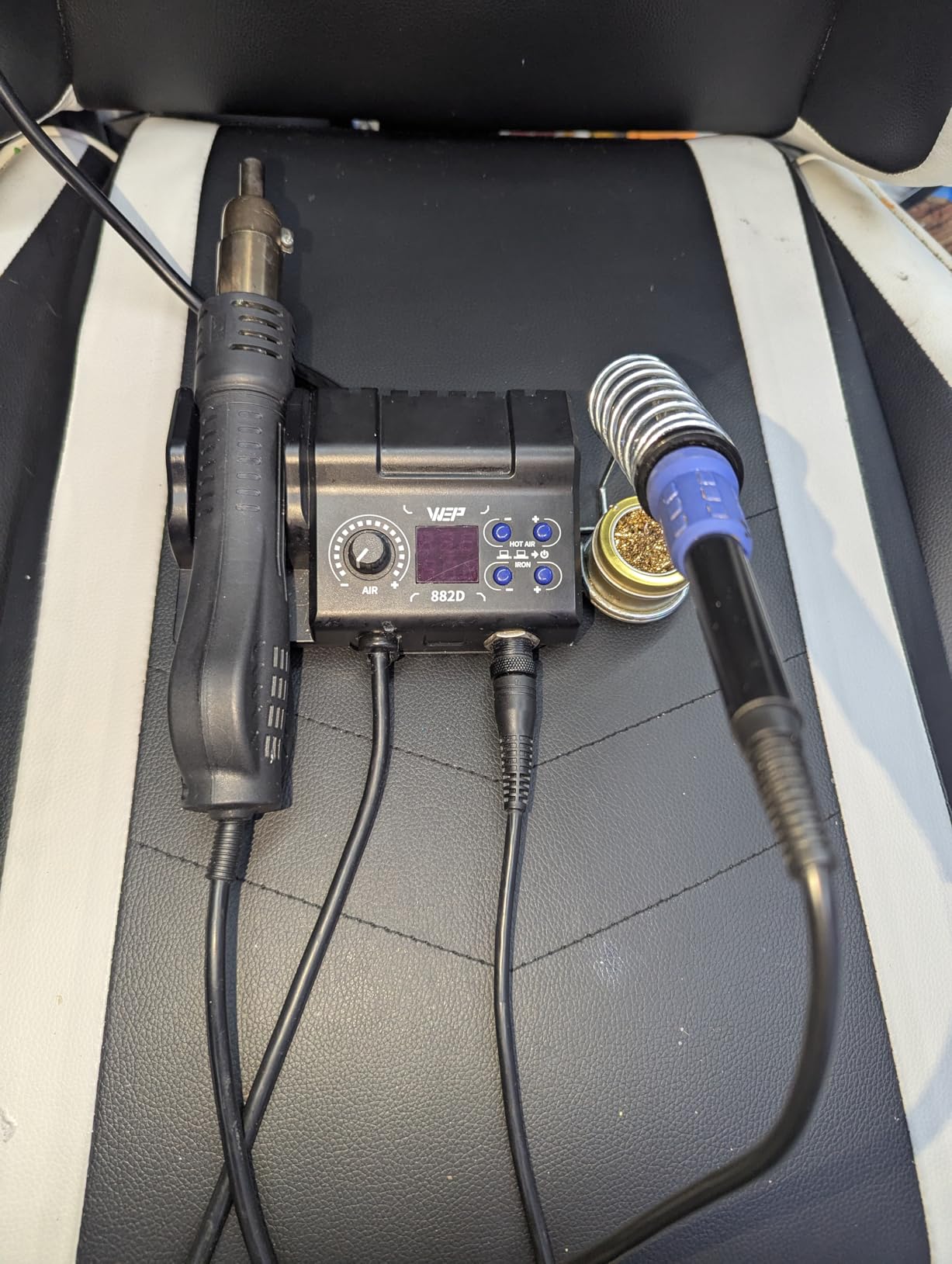 WEP 882D Soldering Iron Station 2-IN-1 SMD Hot Air Rework Station with 2 Spools of Solder Wire, 5 Soldering Tips, 3 Hot Air Nozzles, Brass Wool Tip Cleaner, Tweezers, Desoldering pump customer photo 1