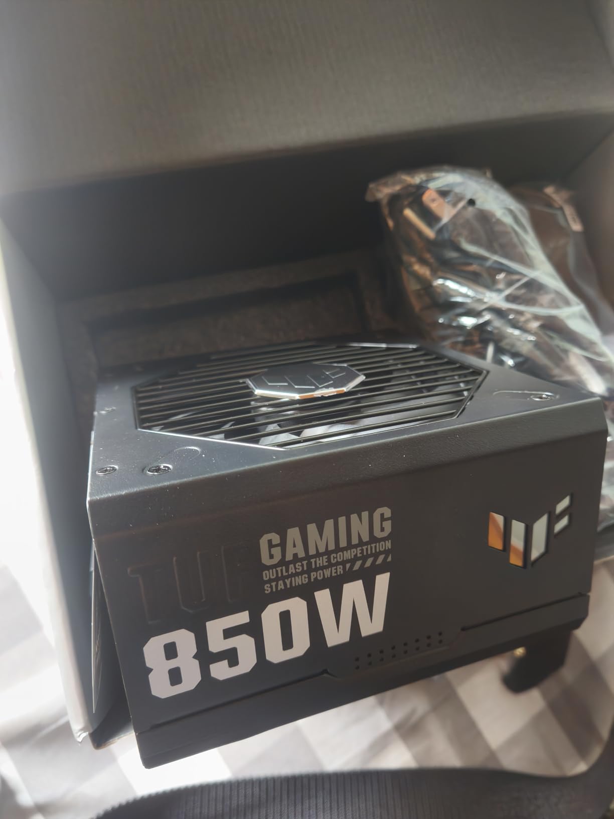 ASUS TUF Gaming 850W Gold (850 Watt, ATX 3.0 Compatible, Fully Modular Power Supply, 80+ Gold, Military-Grade Components, Dual Ball Bearing, Axial-tech Fan, PCB Coating, 10 Year Warranty) customer photo 2