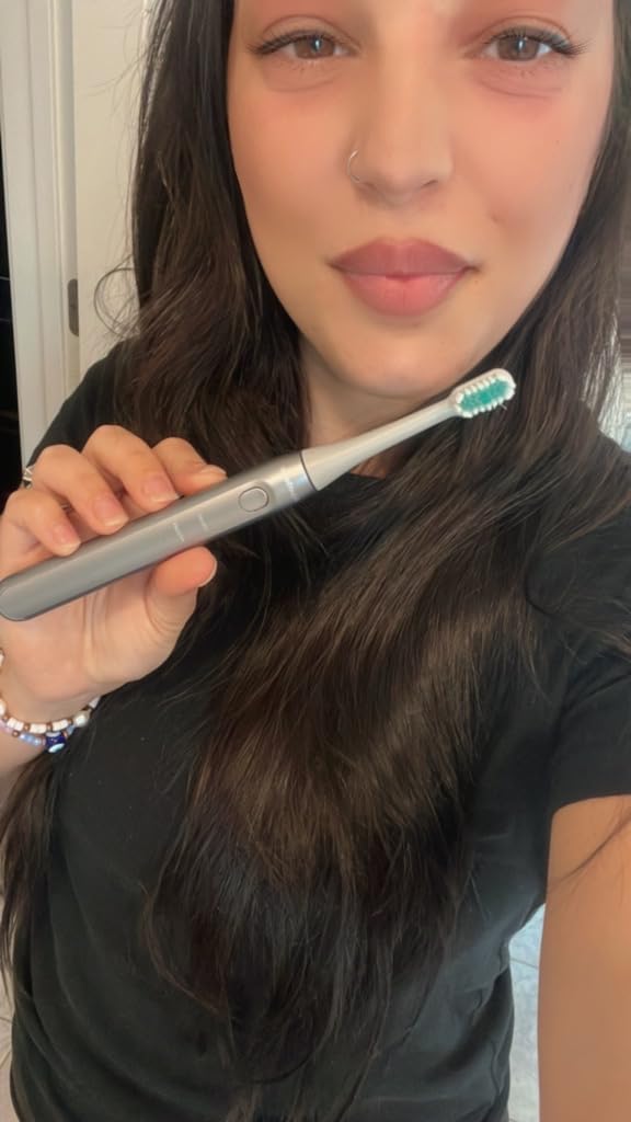 Aquasonic Icon ADA-Accepted Rechargeable Toothbrush | Magnetic Holder & Slim Travel Case | 2 Brushing Modes & Smart Timers | Gentle Micro-Vibrations(Onyx) customer photo 2