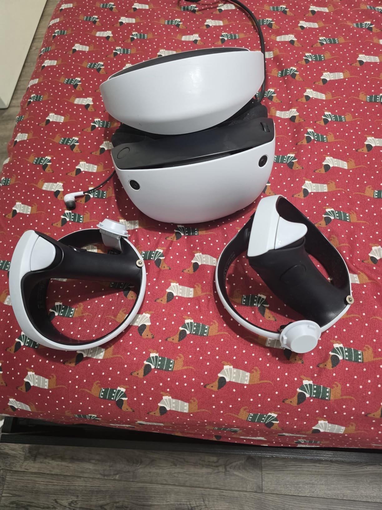 PlayStation VR2 (PSVR2) - VR Headset with Built-In Eye Tracking customer photo 2