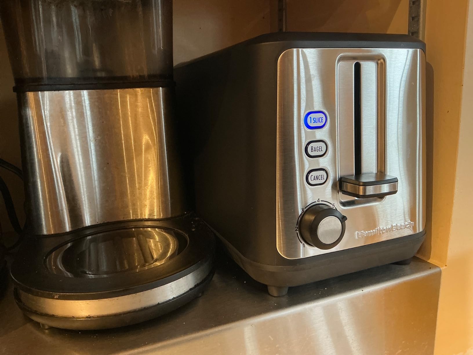 Hamilton Beach Gourmet 2 Slice Slot Toaster with Extra Long & Wide Slots, Sure-Toast Technology, Shade Selector with 7 Browning Levels, Bagel Setting, Matte Black and Stainless Steel (22996) customer photo 1