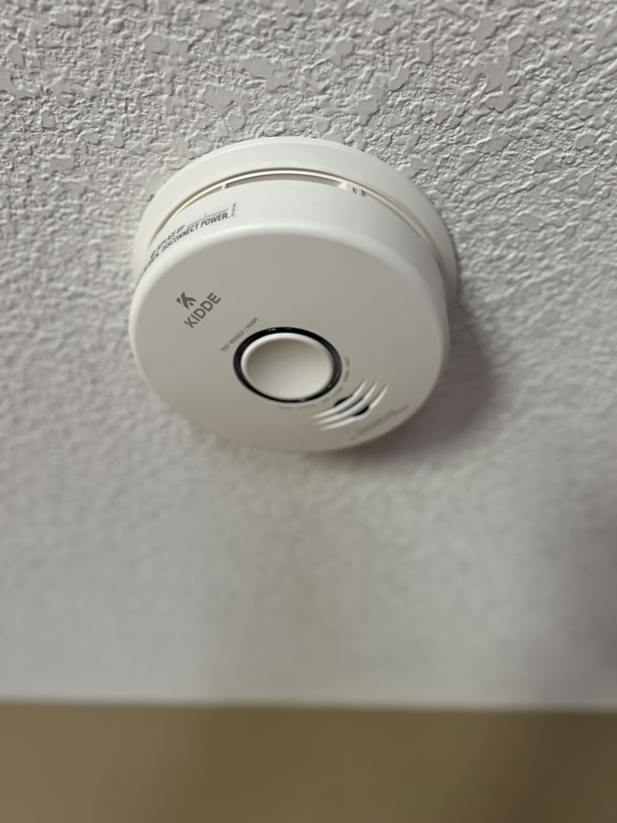 Kidde Smart Smoke Detector & Indoor Air Quality Monitor, WiFi, Alexa Compatible Device, Hardwired w/Battery Backup, Voice & App Alerts customer photo 1