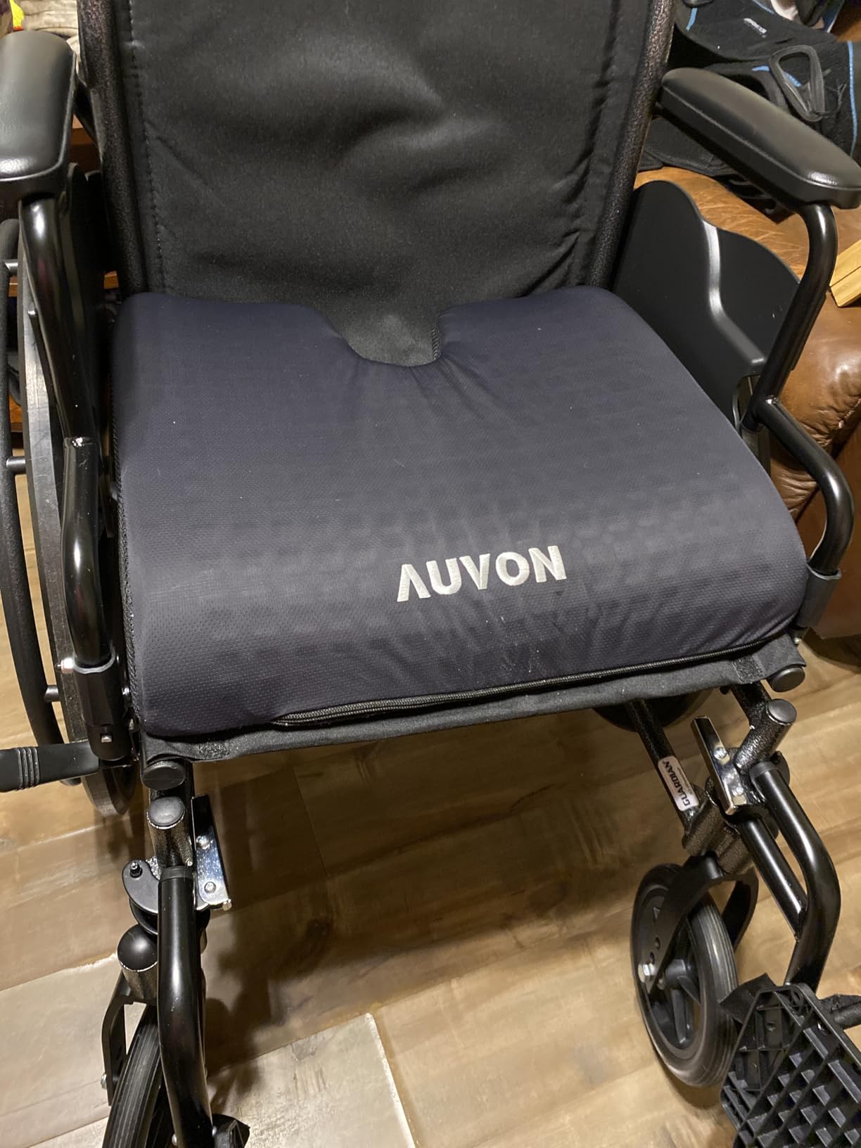 AUVON Gel Wheelchair Seat Cushion, Relieve Sciatica, Back, Coccyx, Pressure Sore and Ulcer Pain, Refreshing Ergonomic Chair Cushion with Waterproof Silk Fabric, Anti-Slip Cover customer photo 2