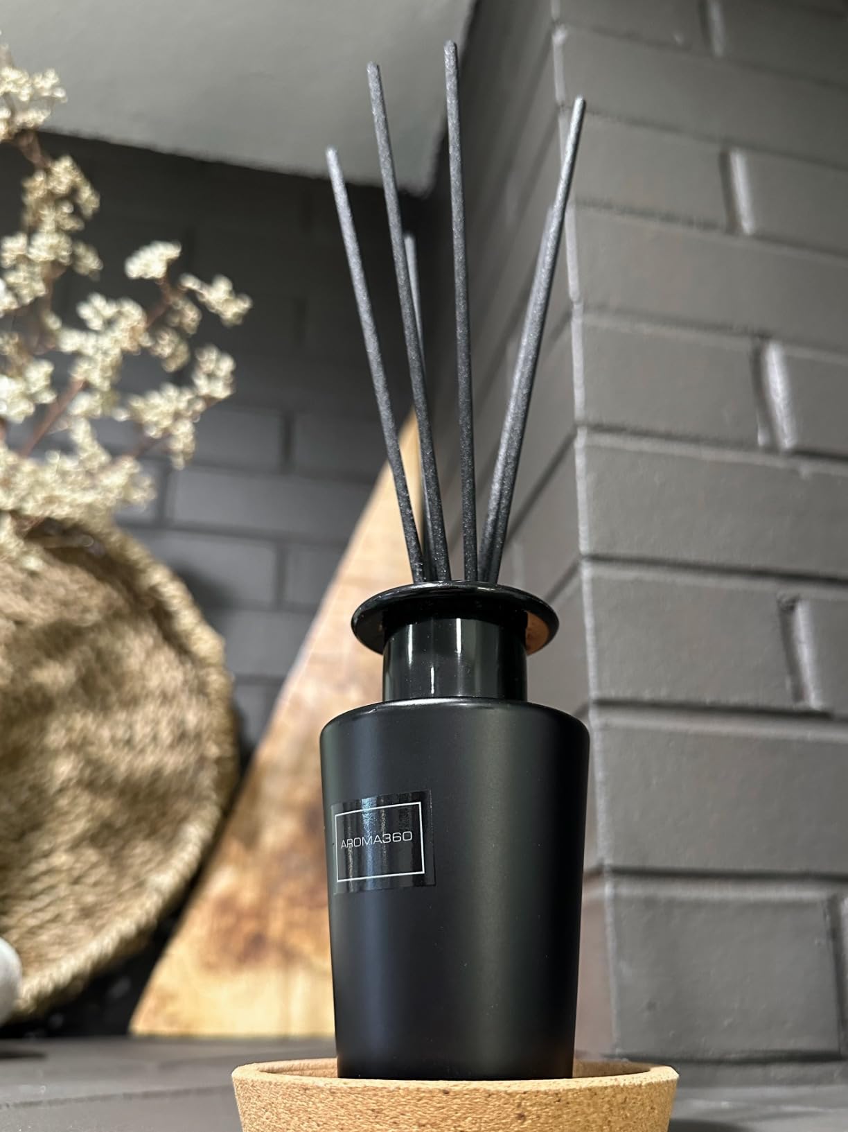 Aroma360 - Déjà Vu Reed Diffuser Set - Luxury Hotel Inspired with Invigorating Bergamot Blends with Romantic Blossoms of Rose and honeyed Orchid - Lasting 4 Month Longevity - 100ML customer photo 1