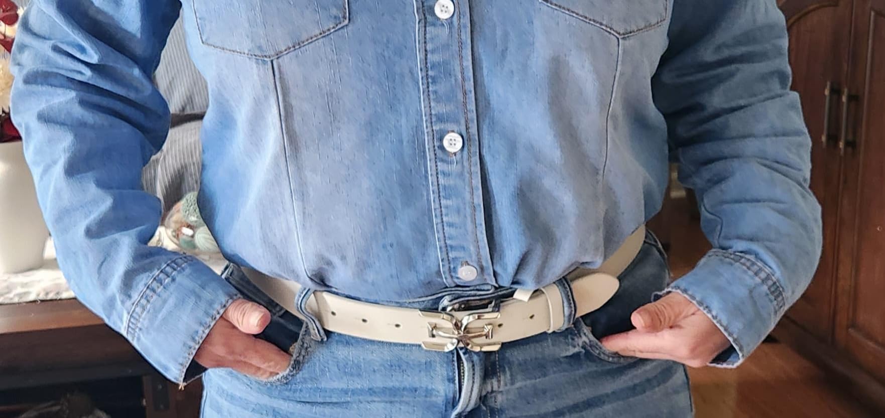 Sam Edelman Women's Casual Double-E Logo Plaque Buckle Leather Belt for Jeans and Trousers customer photo 1