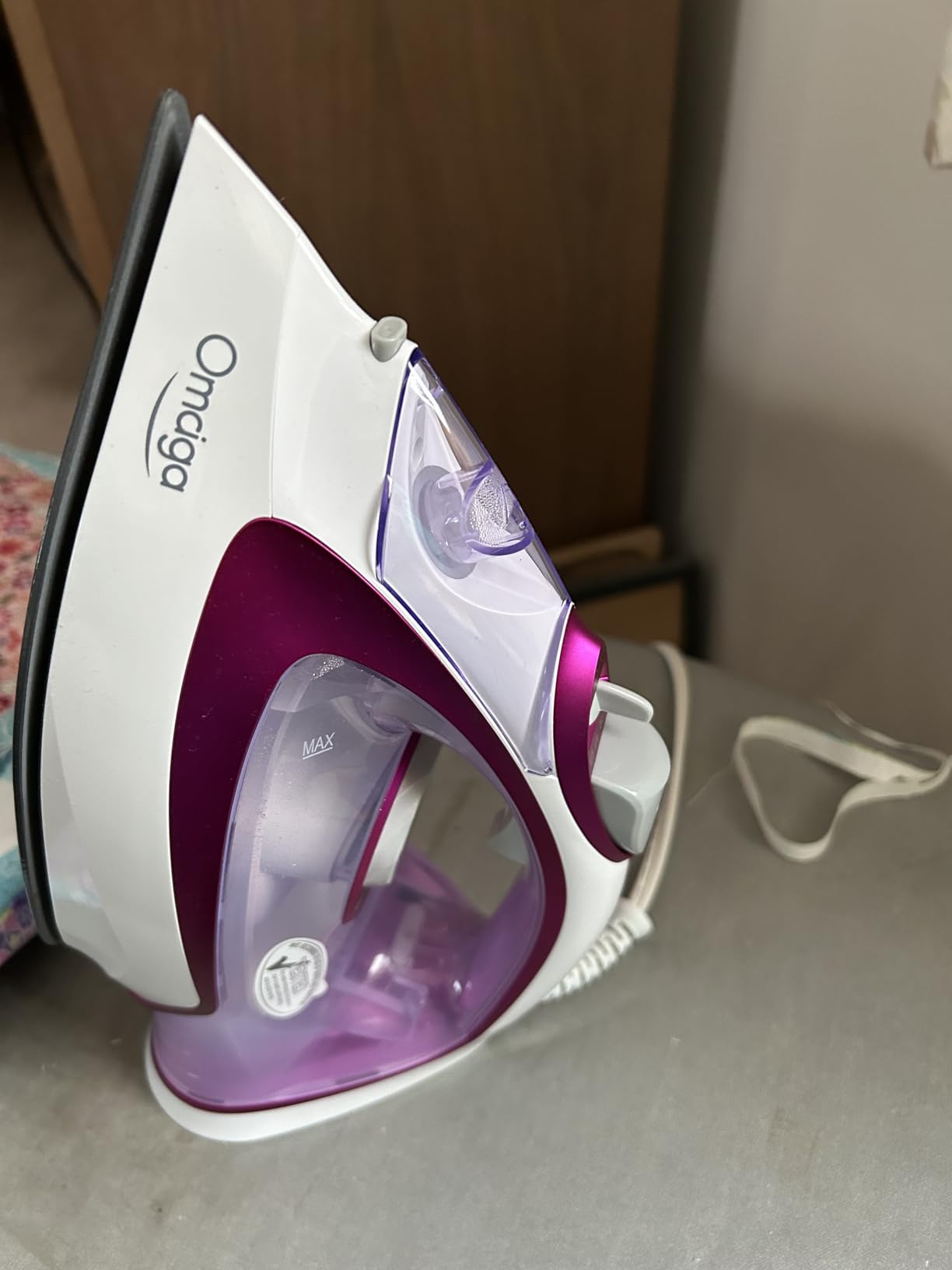 OMAIGA Cordless Iron for Clothes, 1550W 2-In-1 Cordless/Corded Steam Iron Rapid Heating, Ceramic Soleplate, 3-Way Auto-Off, Self-Cleaning, 12.85oz Water Tank Ironing Clothes for Home, Purple customer photo 1